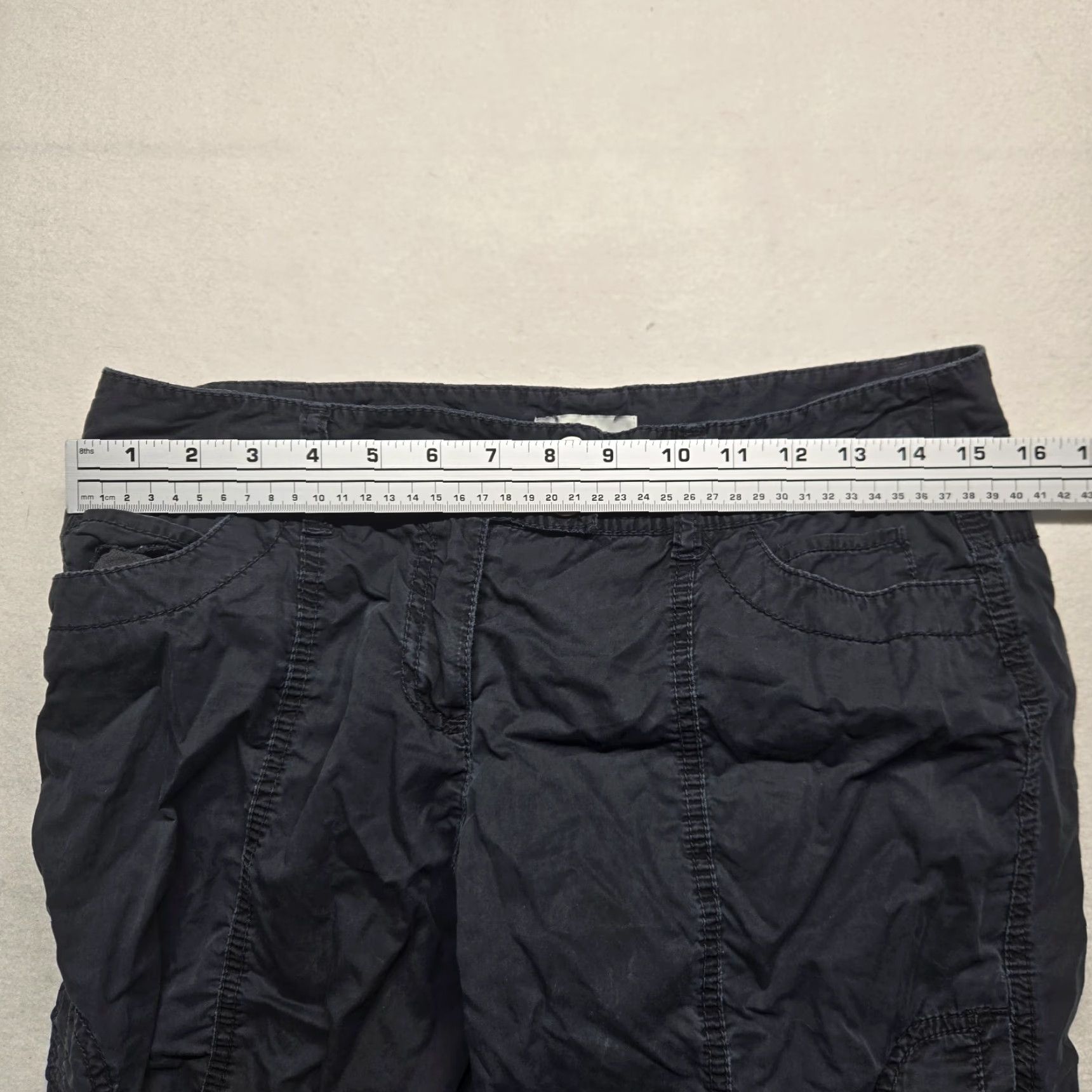 Ann Taylor Ann Taylor LOFT Pants Cropped Mid Rise Black Cotton Women's 4 Cropped Pants 4 Women’s Casual Capris Pockets Flat Front Shirting Outfit 90s Vintage? Size 27" / US 4 / IT 40 - 3 Thumbnail