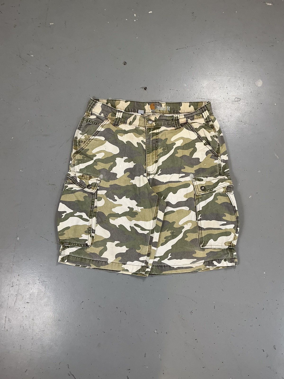 Carhartt × Vintage Rare vintage Carhartt camo cargo short Size US 32 / EU 48 - 1 Thumbnail