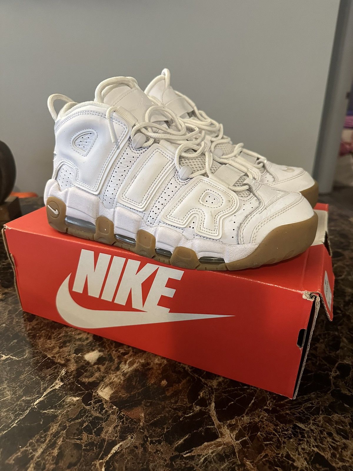 Nike more uptempo 43