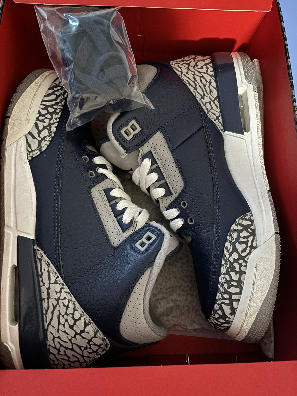 Jordan Brand × Nike Air Jordan 3 Retro GS ‘Georgetown’ Size US 6.5 / EU 39-40 - 8 Thumbnail