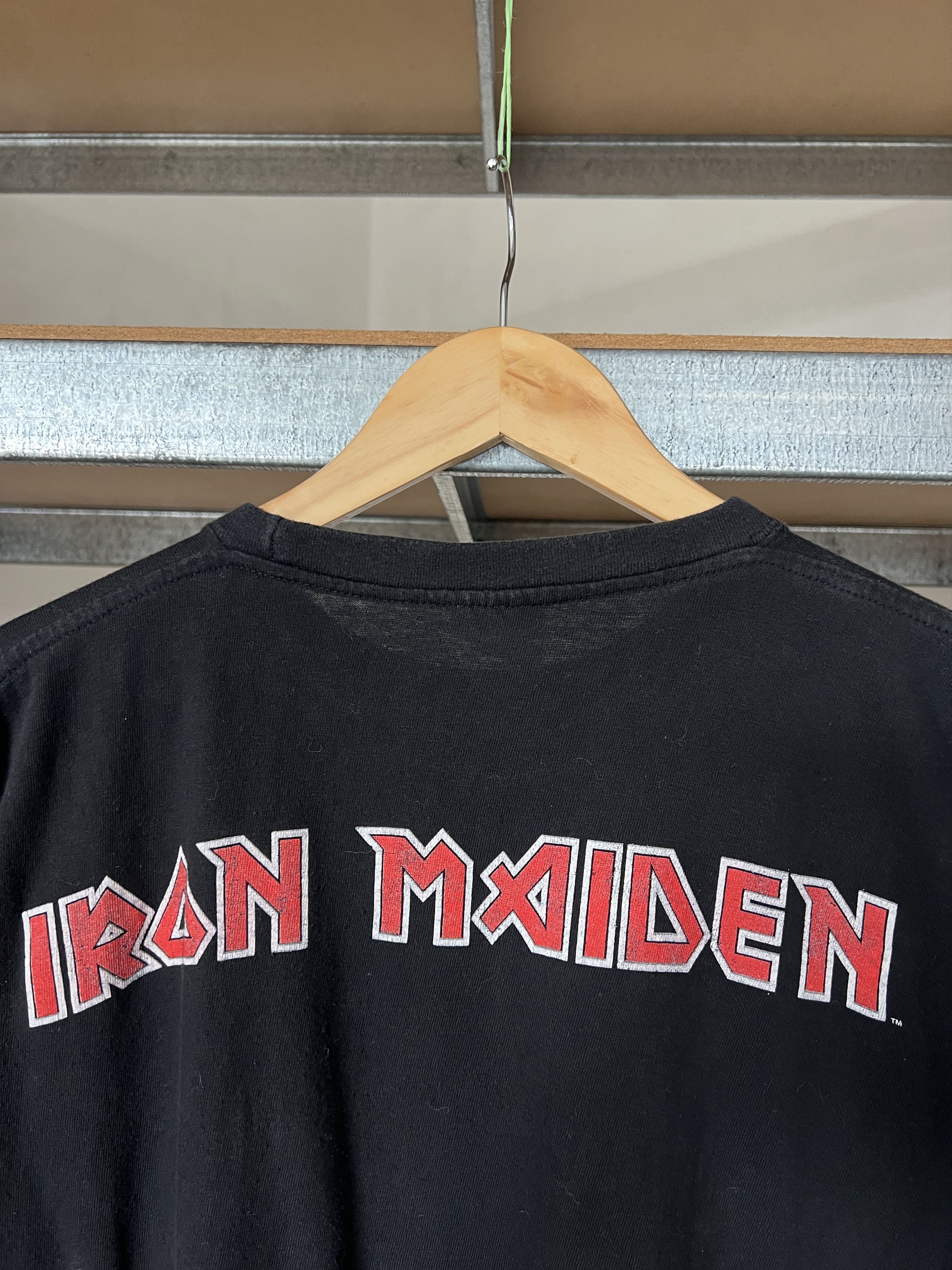Band Tees Vintage 90s Iron Maiden Rock band 1982 T-shirt Size US M / EU 48-50 / 2 - 12 Thumbnail