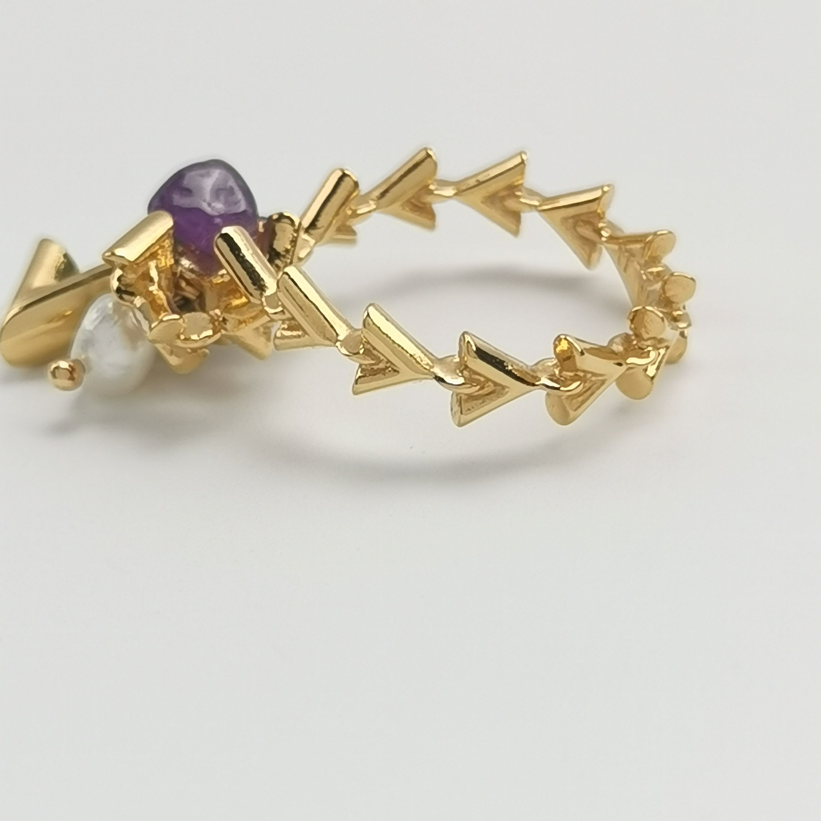 Louis Vuitton Louis Vuitton (LV) Imitation Pearl V Logo Ring Size 15 -z25 Size ONE SIZE - 8 Thumbnail