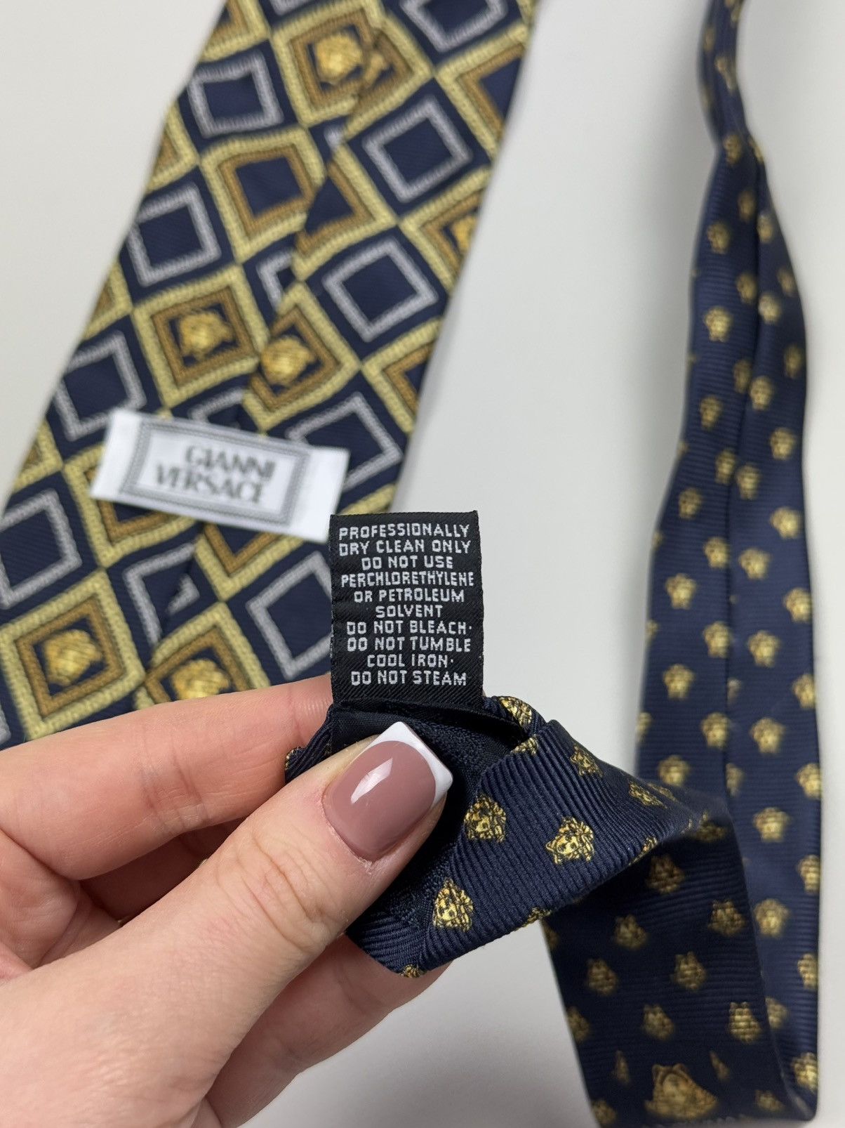 Versace × Vintage Gianni Versace Vintage Medusa Head Silk Patterned Tie Size ONE SIZE - 8 Thumbnail