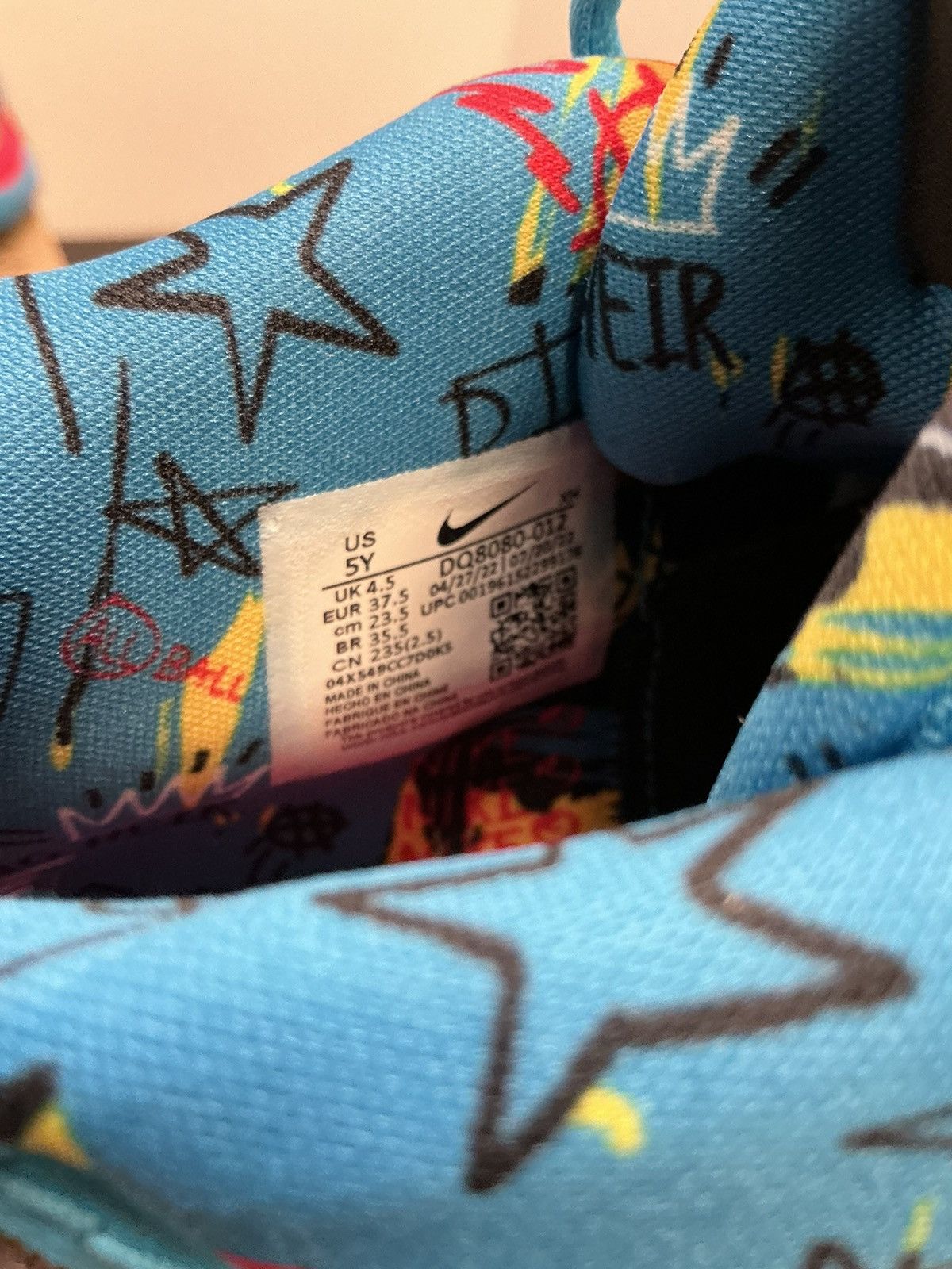 Nike Kyrie 8 go black blue tour yellow (gs) Size US 5 / EU 37 - 7 Thumbnail