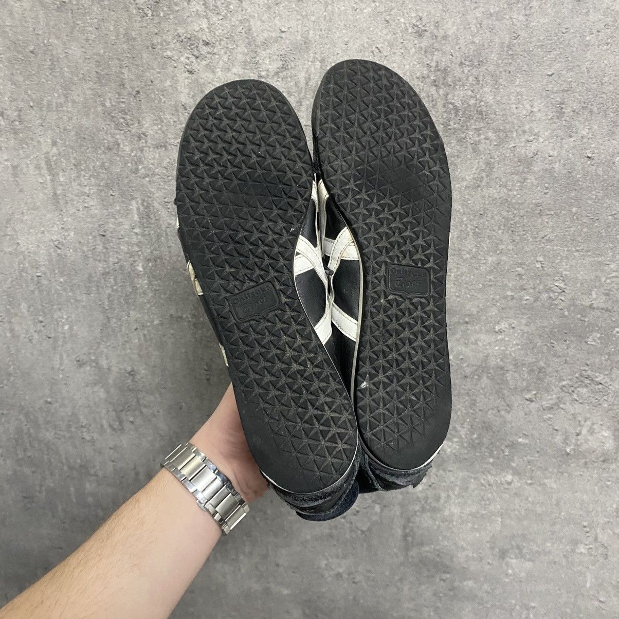 Asics Vintage Asics Onitsuka Tiger Black/White Low Top Sneakers Size US 6.5 / EU 39-40 - 11 Thumbnail