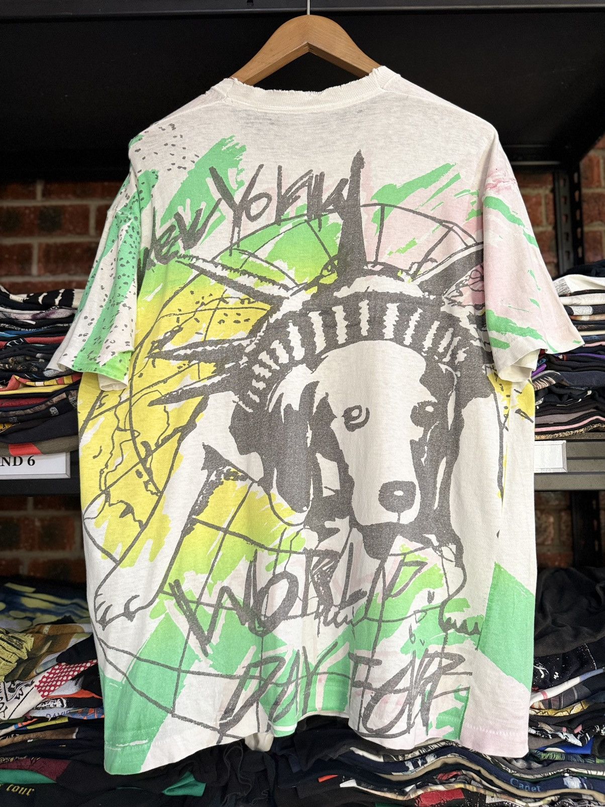 Fuck Art, Make Tees Thrashed Vintage 90s Art Ovp New York World Day Tour Tee Size US L / EU 52-54 / 3 - 2 Thumbnail