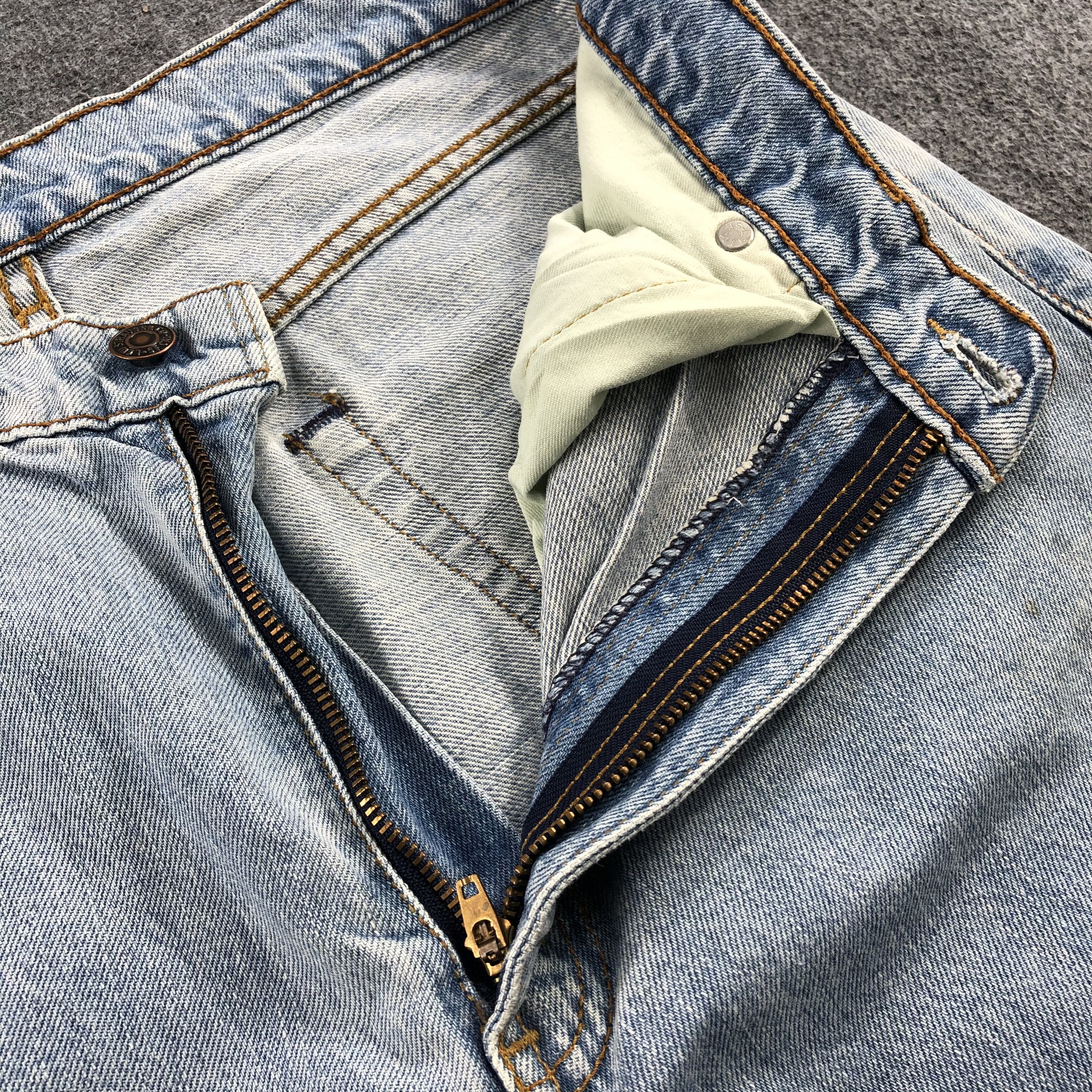 Levi's Vintage 90s Light Wash Levis Jeans-J1915 Size US 32 / EU 48 - 8 Thumbnail