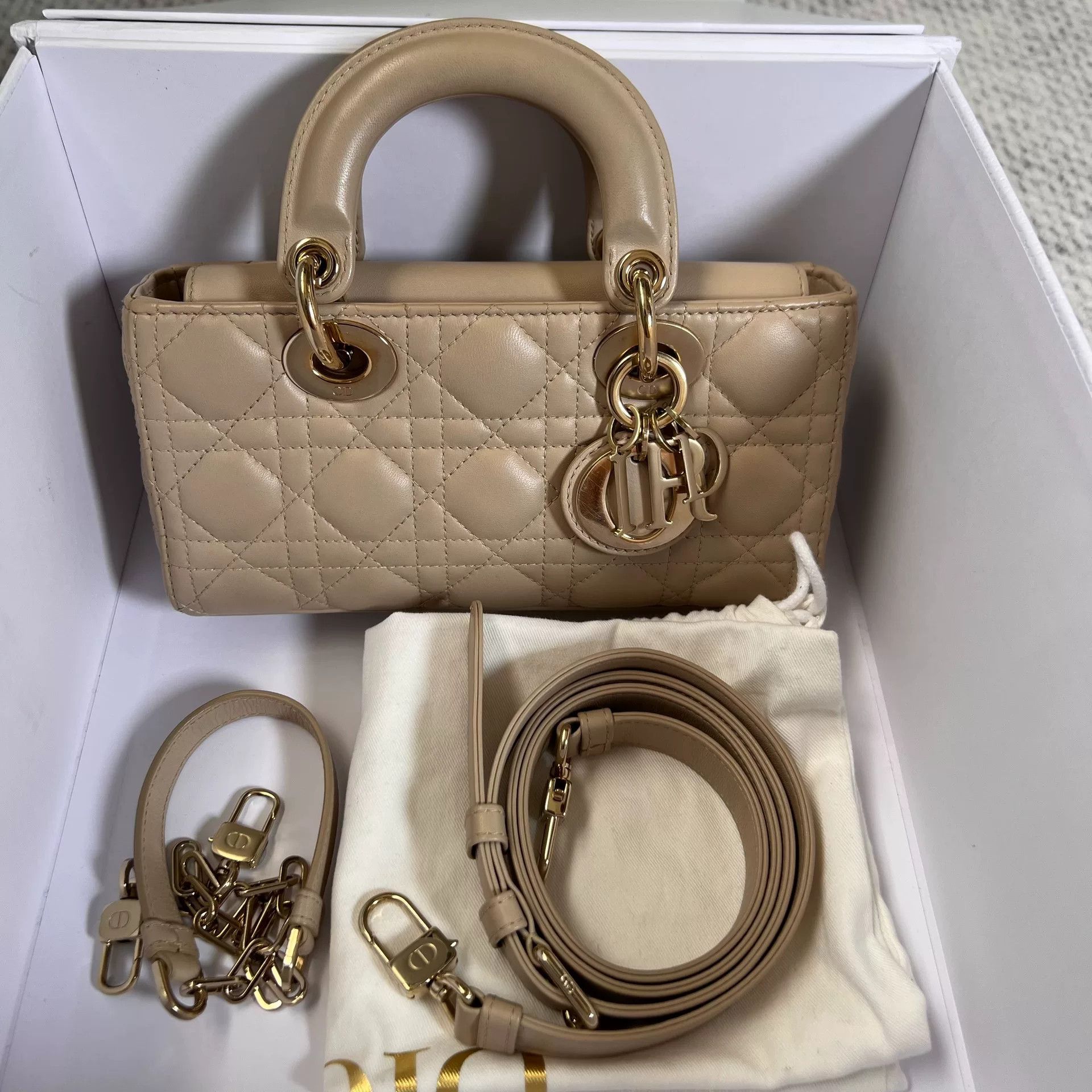 Dior Pre-loved Bag Very good condition Size ONE SIZE - 1 Thumbnail
