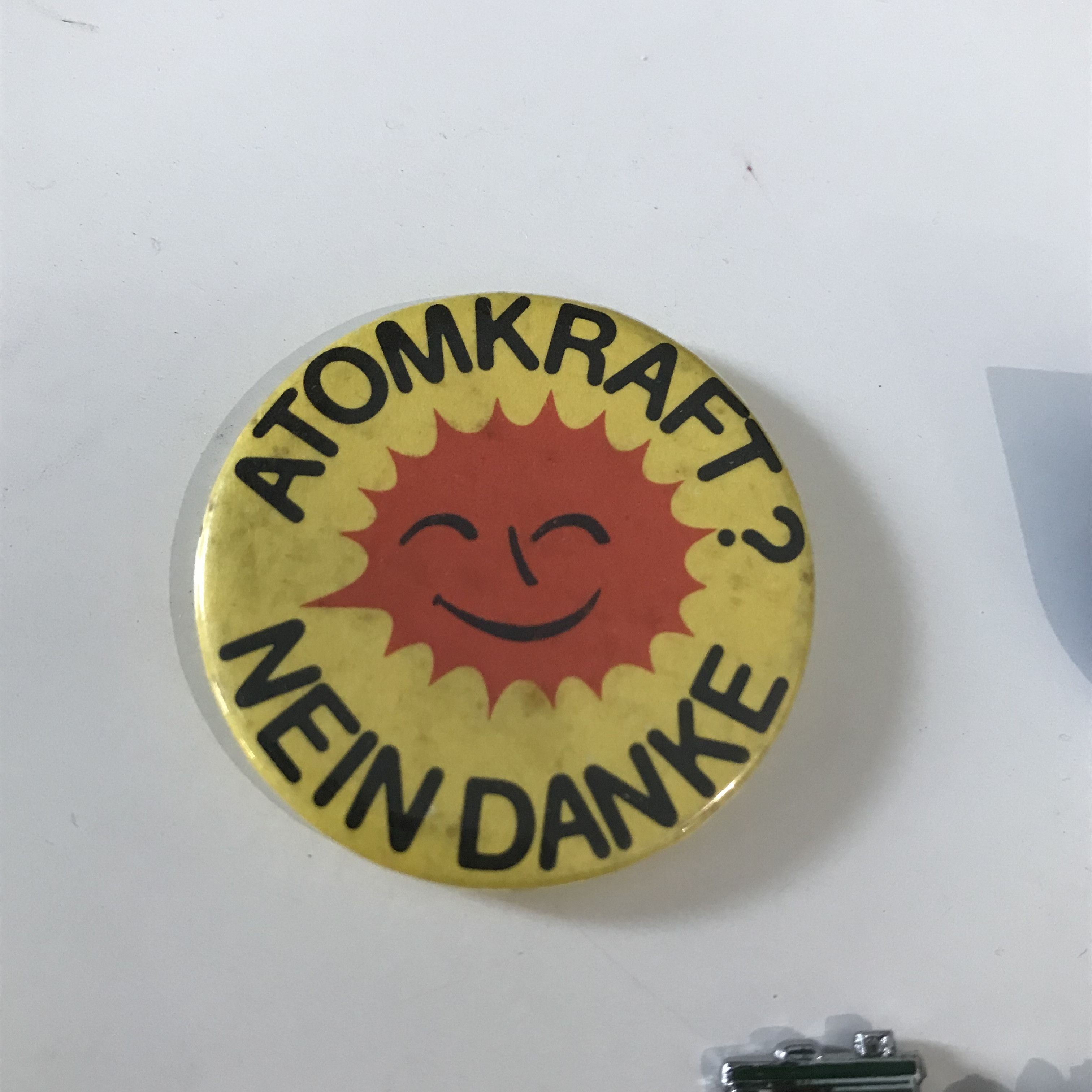 Vintage Vintage 80s Pin Germany deutschland pin atomkraft Size ONE SIZE - 3 Thumbnail