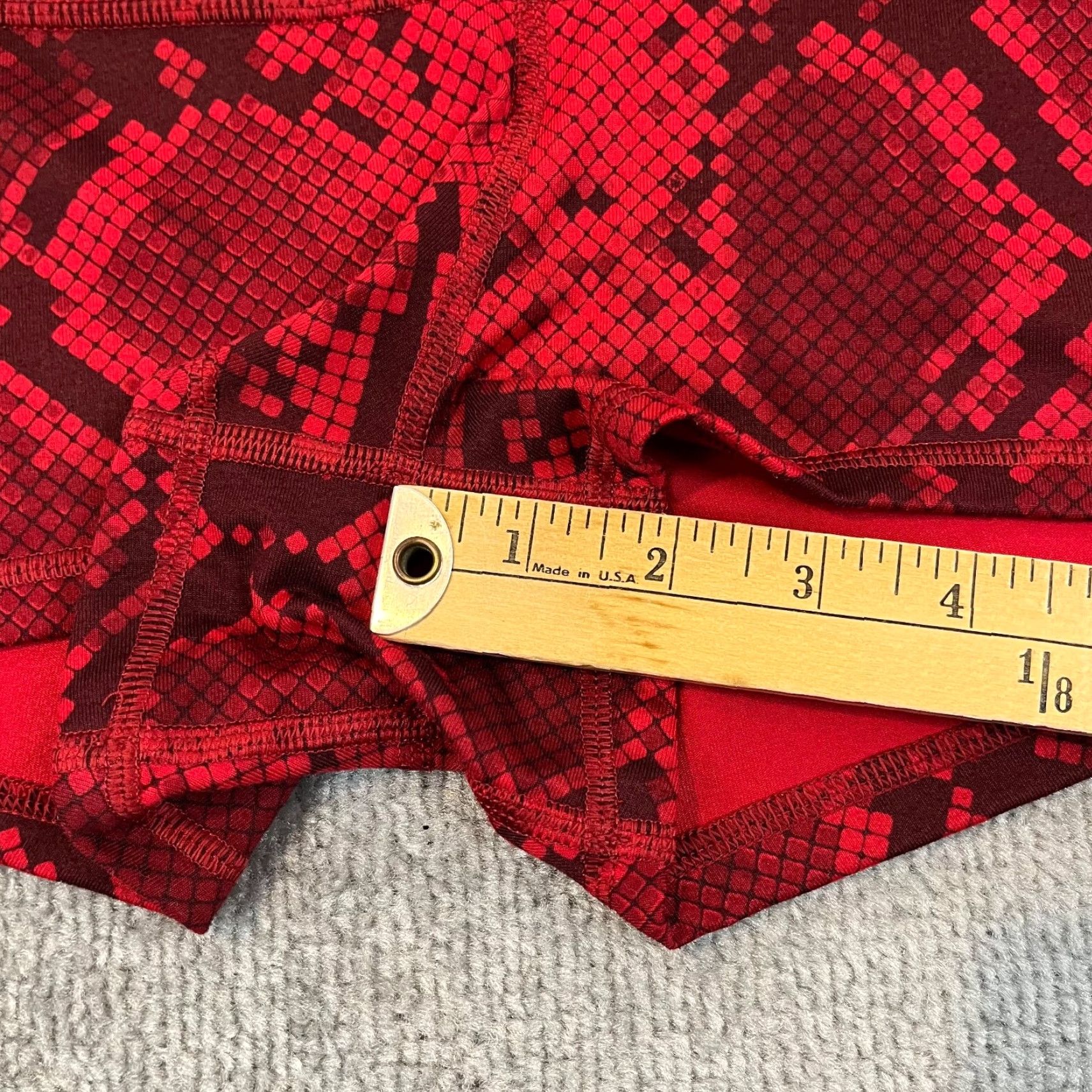 Lululemon LULULEMON Shorts Womens 2/4 Red Black Boogie Roll Down Logo Bike Like 2" Inseam Size 27" / US 4 / IT 40 - 6 Thumbnail