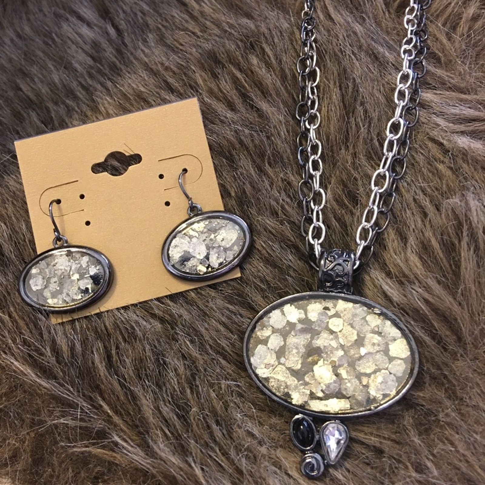 Kenneth Cole Kenneth Cole gold leaf under resin medallion set Size ONE SIZE - 2 Thumbnail