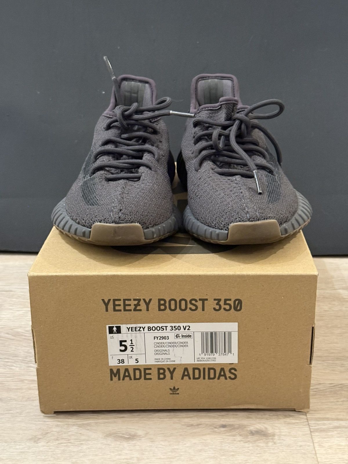 Yeezy YEEZY BOOST 350 V2 CINDER SZ 5.5 Size US 5.5 / EU 38 - 4 Thumbnail