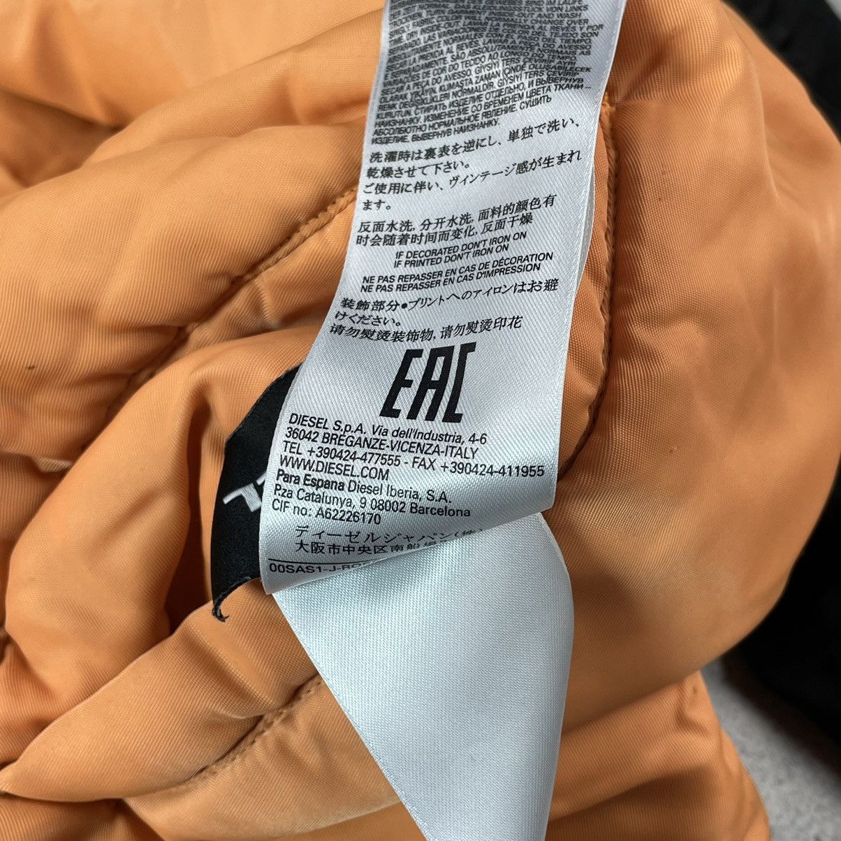Diesel DIESEL Fully Distressed & Trashed MA-1 Flying J-ROSS Bomber Size US XL / EU 56 / 4 - 18 Thumbnail