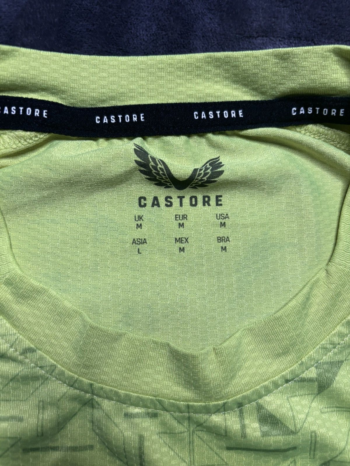 Castore Yellow and black Wolves away kit Size US M / EU 48-50 / 2 - 3 Thumbnail