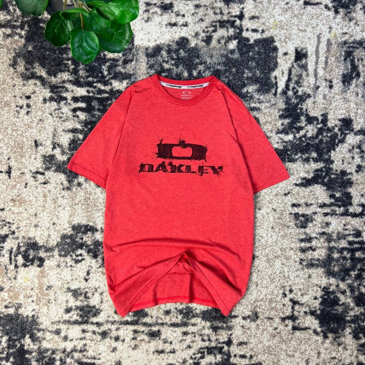 Oakley Oakley Vintage Y2K Big Logo T-Shirt Streetwear Style 1TS51 Size US L / EU 52-54 / 3 - 1 Thumbnail