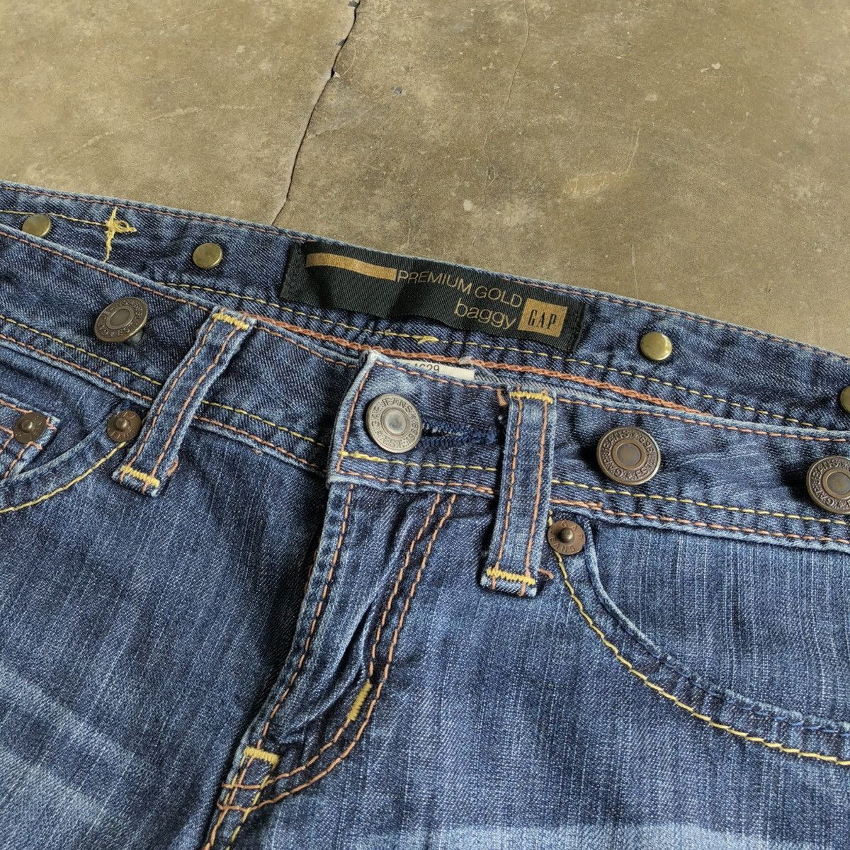 If Six Was Nine 🇯🇵 2000s Gap Multi Button Flared Bootcut Faded Jeans Blue Size US 29 - 10 Thumbnail