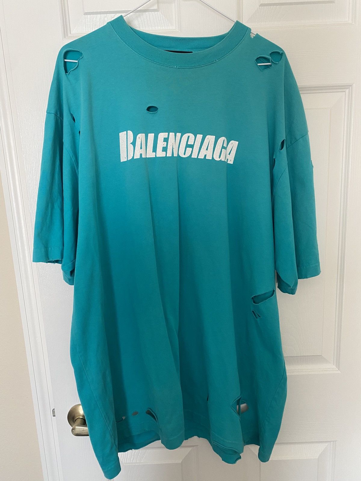 Balenciaga Balenciaga Oversized Shirt Size Small Size US S / EU 44-46 / 1 - 1 Thumbnail