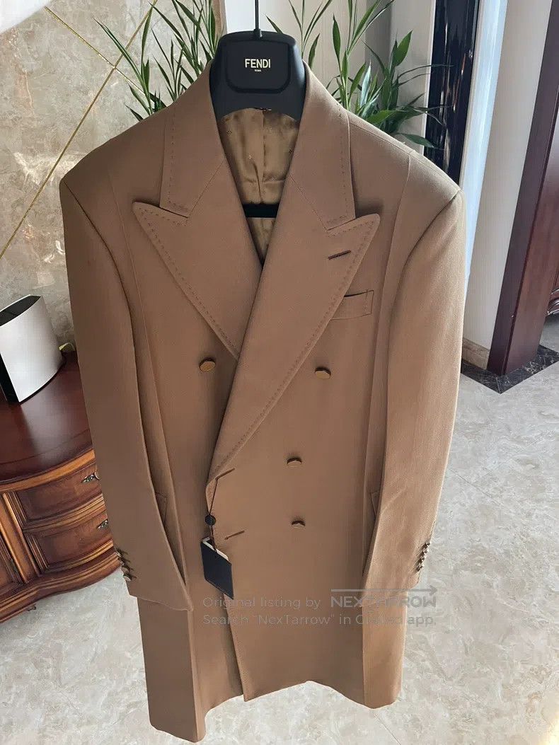 Louis Vuitton Louis Vuitton Lined with silk full logo coat Size US S / EU 44-46 / 1 - 1 Thumbnail