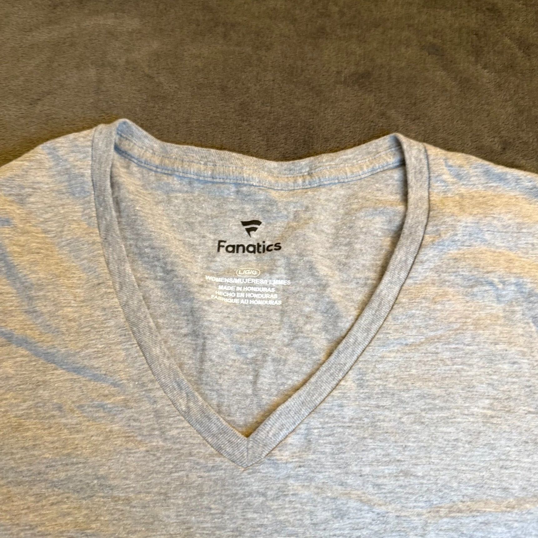 Vintage Fanatics New York Yankees V-Neck T Shirt Womens Large MLB Gray V-Neck Short Sleeve Casual Pullover Shirt Size L / US 10 / IT 46 - 5 Thumbnail