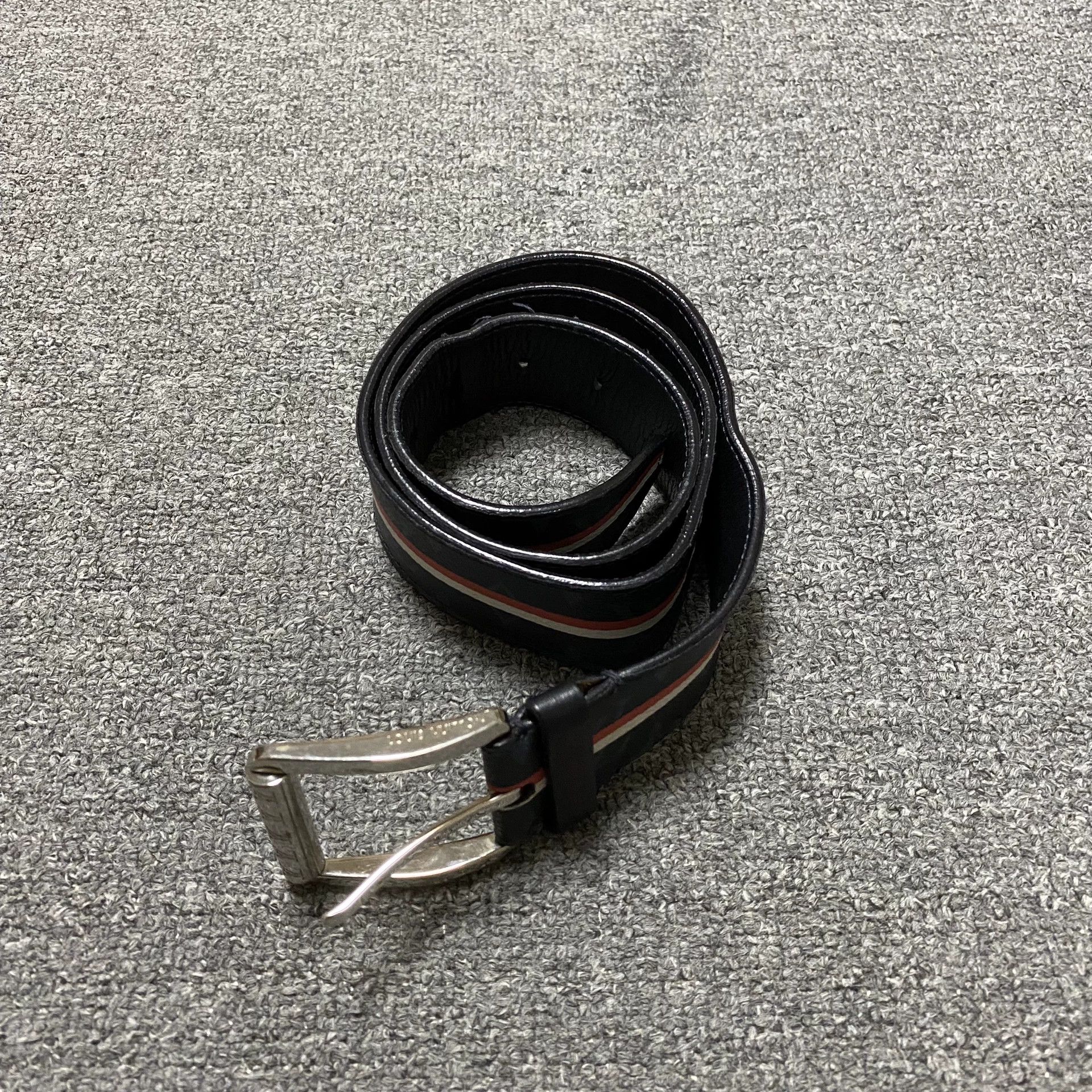 Louis Vuitton Louis Vuitton LV Monogram Belt Size ONE SIZE - 1 Thumbnail