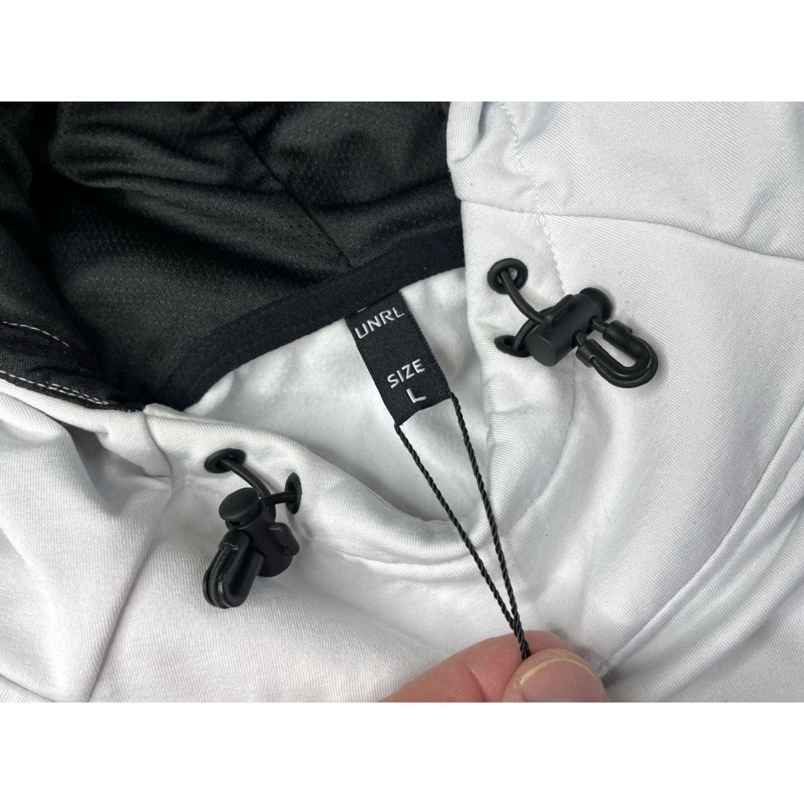 Vintage UNRL Mens Hoodie II Large White Performance Training Outdoors Hiking Pullover Hooded Pockets All Seasons Breathable Regular Fit Outdoor Theme Size US L / EU 52-54 / 3 - 4 Thumbnail