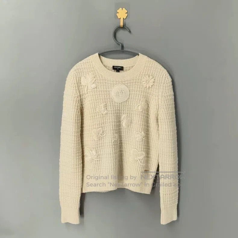 Chanel Chanel Beige Floral Embroidered Knit Sweater. Size US S / EU 44-46 / 1 - 1 Thumbnail