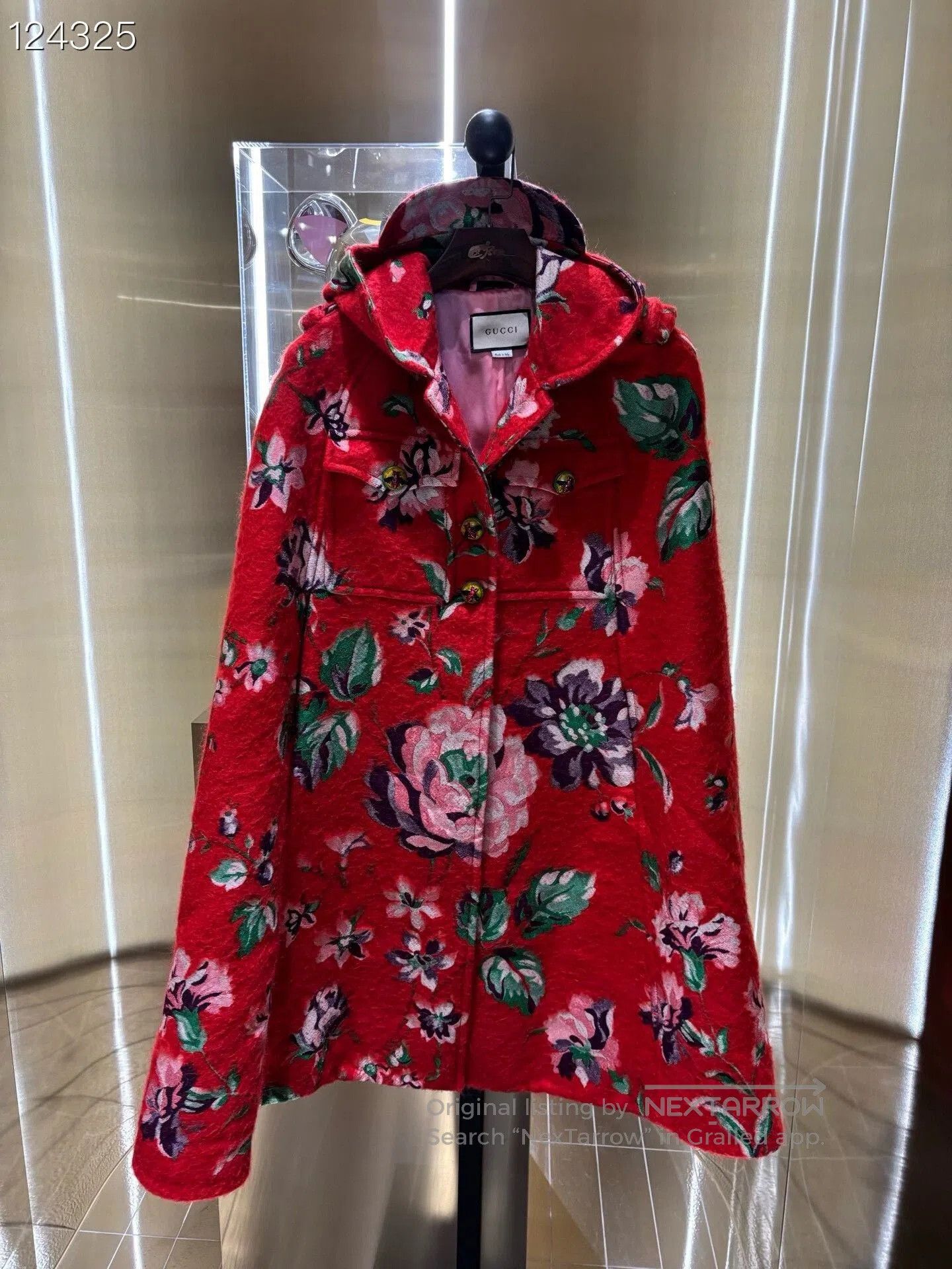 Gucci Gucci Red Floral Cape. Size M / US 6-8 / IT 42-44 - 1 Thumbnail