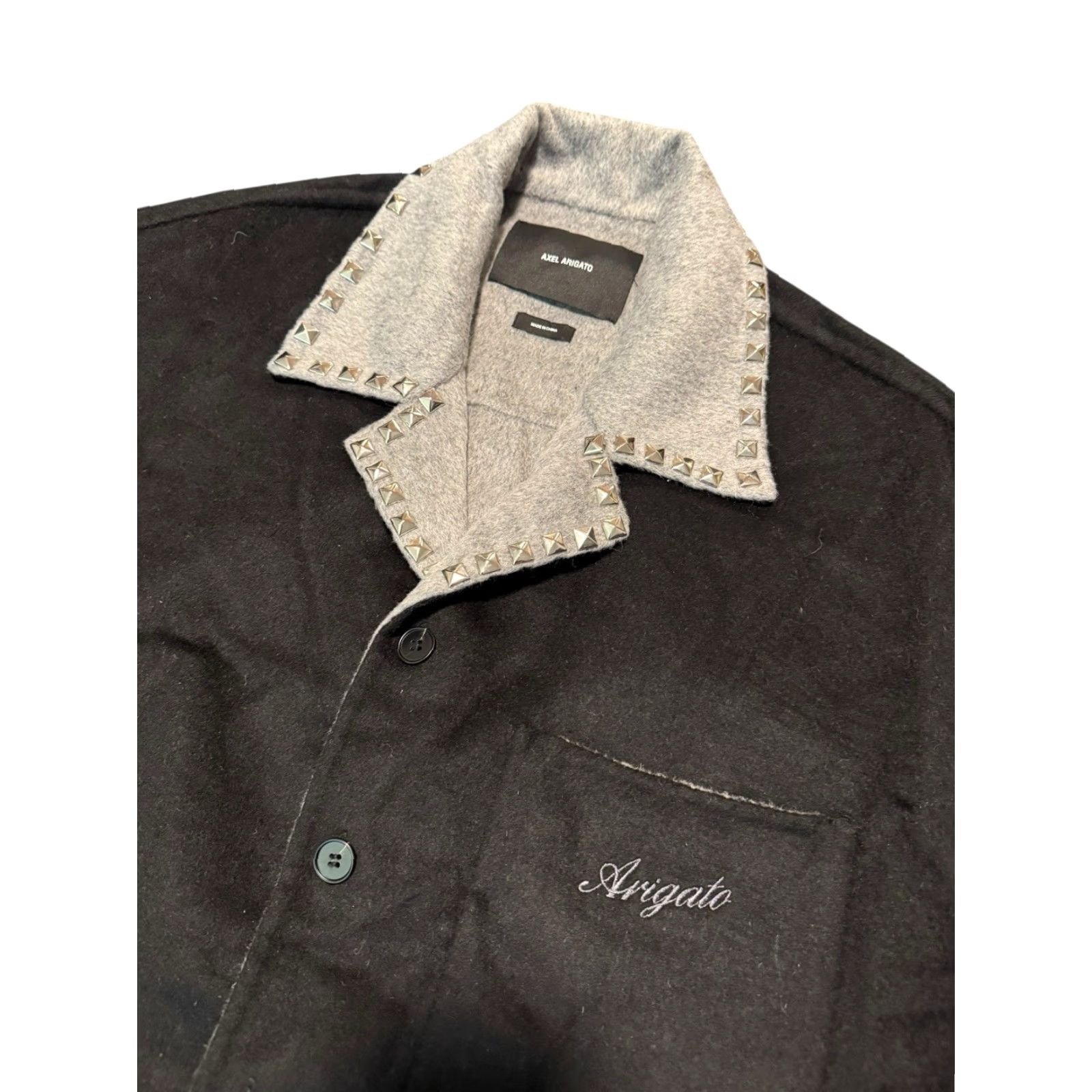 Axel Arigato AXEL ARIGATO Mens Shirt Holiday Dusty Black/ Grey Short Sleeve Wool Blend M Regular Button-Up Chest Pocket Casual Travel 80s Shirt Mens Size US M / EU 48-50 / 2 - 3 Thumbnail