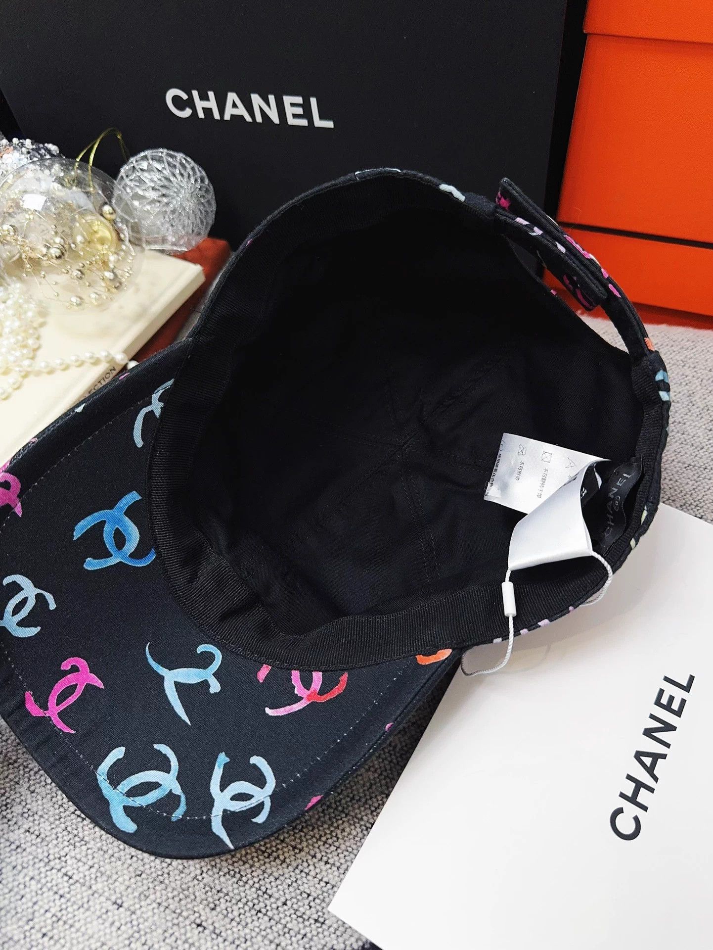 Chanel Chanel 24S Rainbow CC graffiti baseball cap Size ONE SIZE - 3 Thumbnail