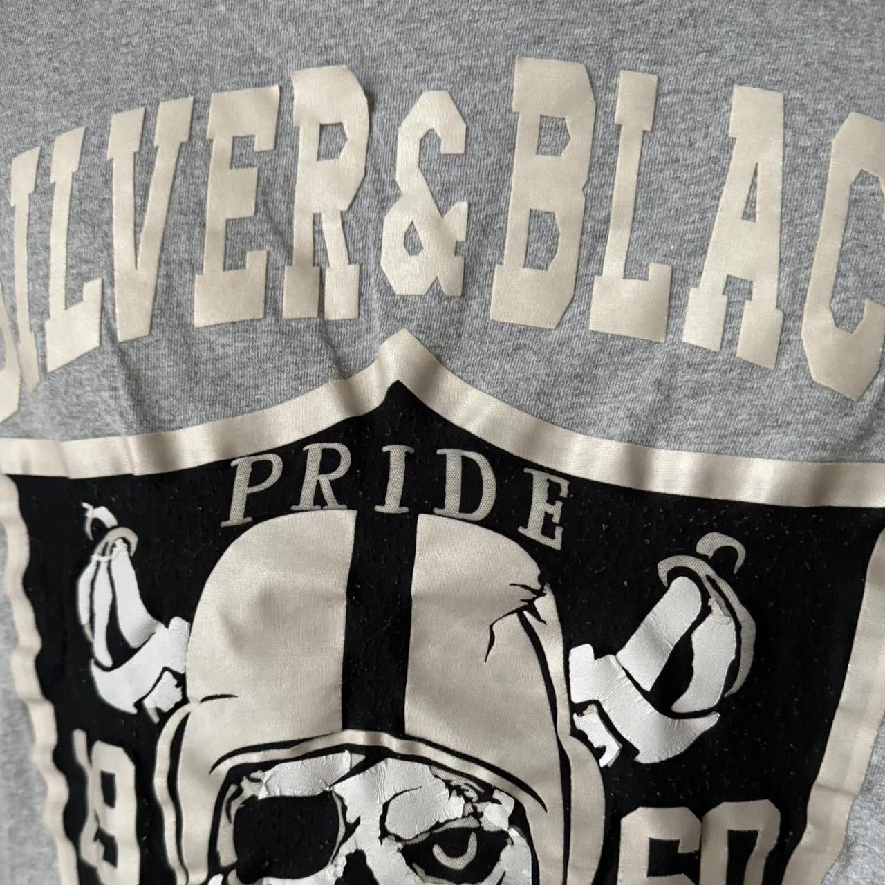NFL × Vintage Vintage 2000s NFL Oakland Raiders Graphics Grey Tee Shirt Size US XL / EU 56 / 4 - 4 Thumbnail