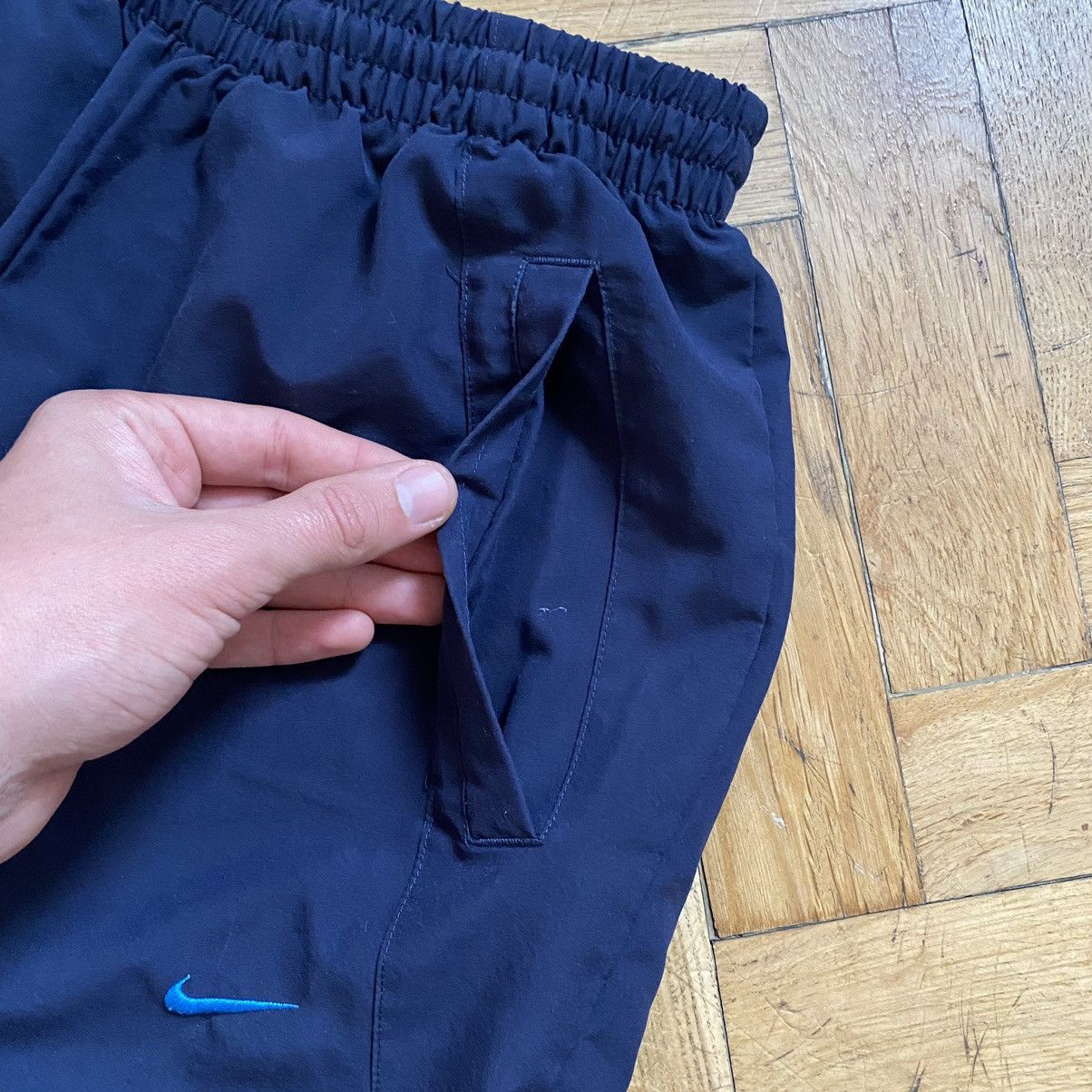Vintage Vintage Nike Nylon Pants Track 00s Swoosh Striped Drill Y2K Size US 32 / EU 48 - 3 Thumbnail