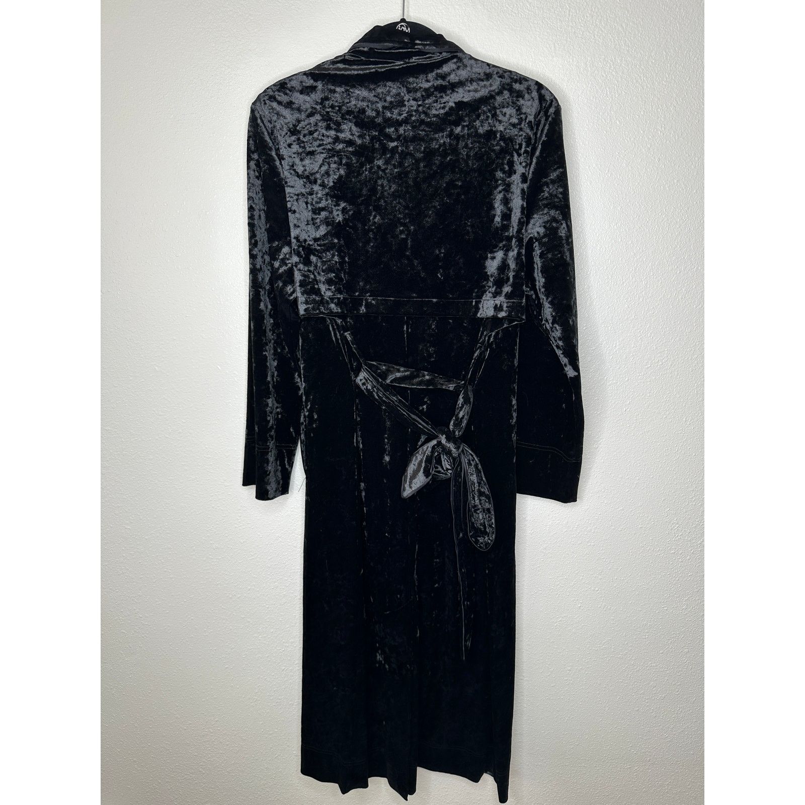 Other Arrive Black Velour Button Long Sleeve Tie Midi Dress Small Size S / US 4 / IT 40 - 6 Thumbnail