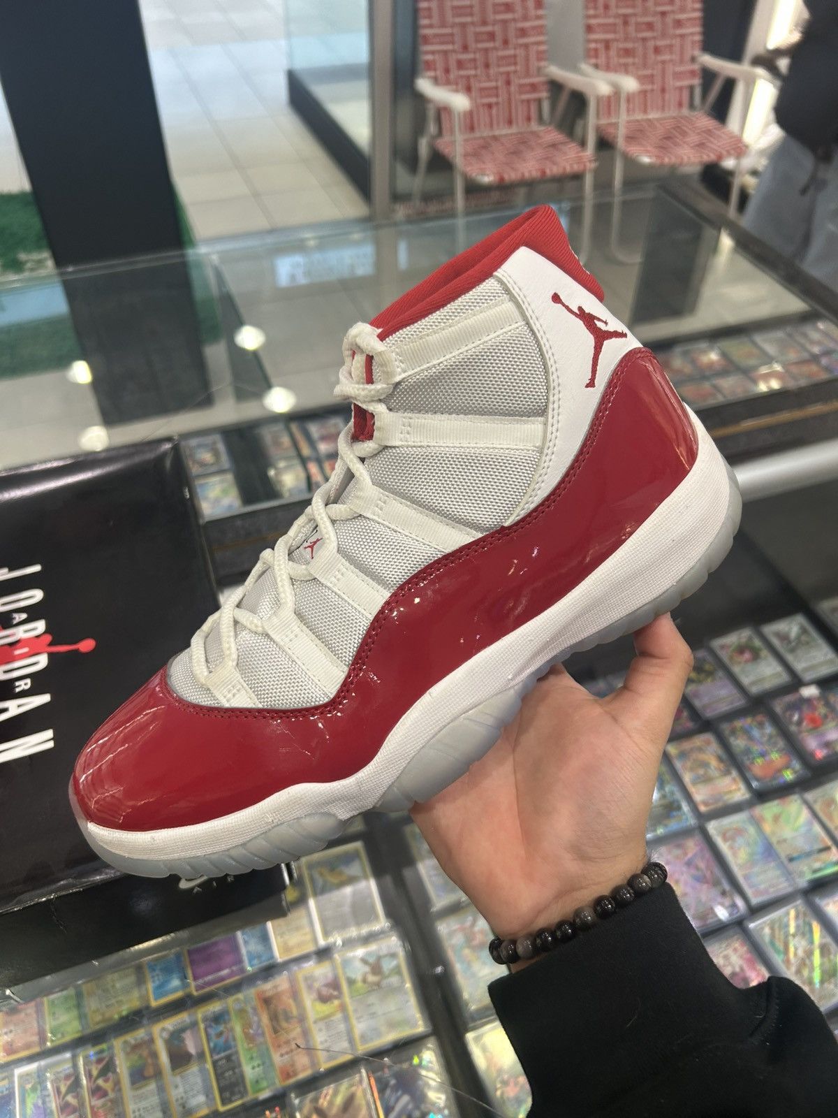 Jordan Brand Jordan 11 Cherry 2022 Size US 10 / EU 43 - 2 Thumbnail