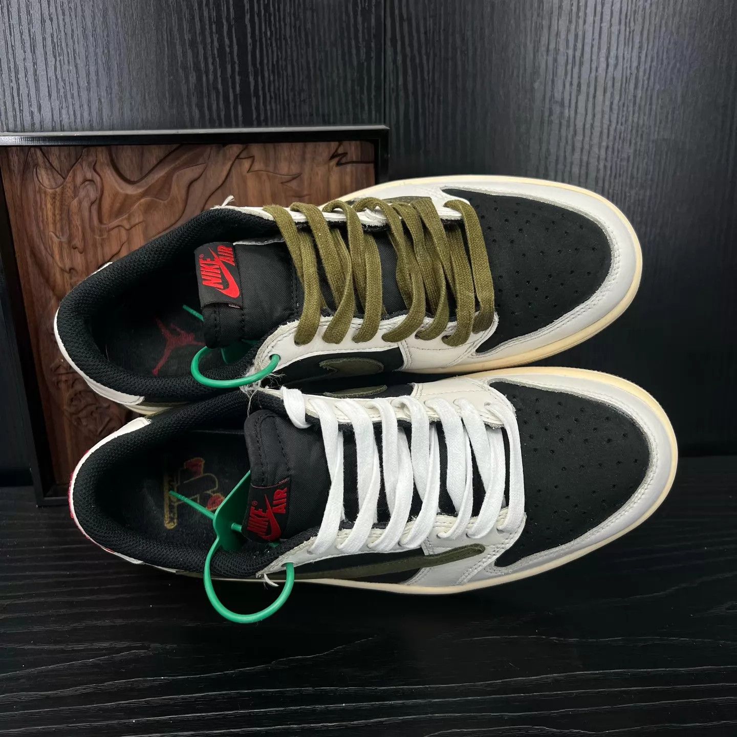 Nike AJ1 Low TS Olive Barbed Wire 5.0 40.5 with box Size US 7.5 / EU 40-41 - 8 Thumbnail