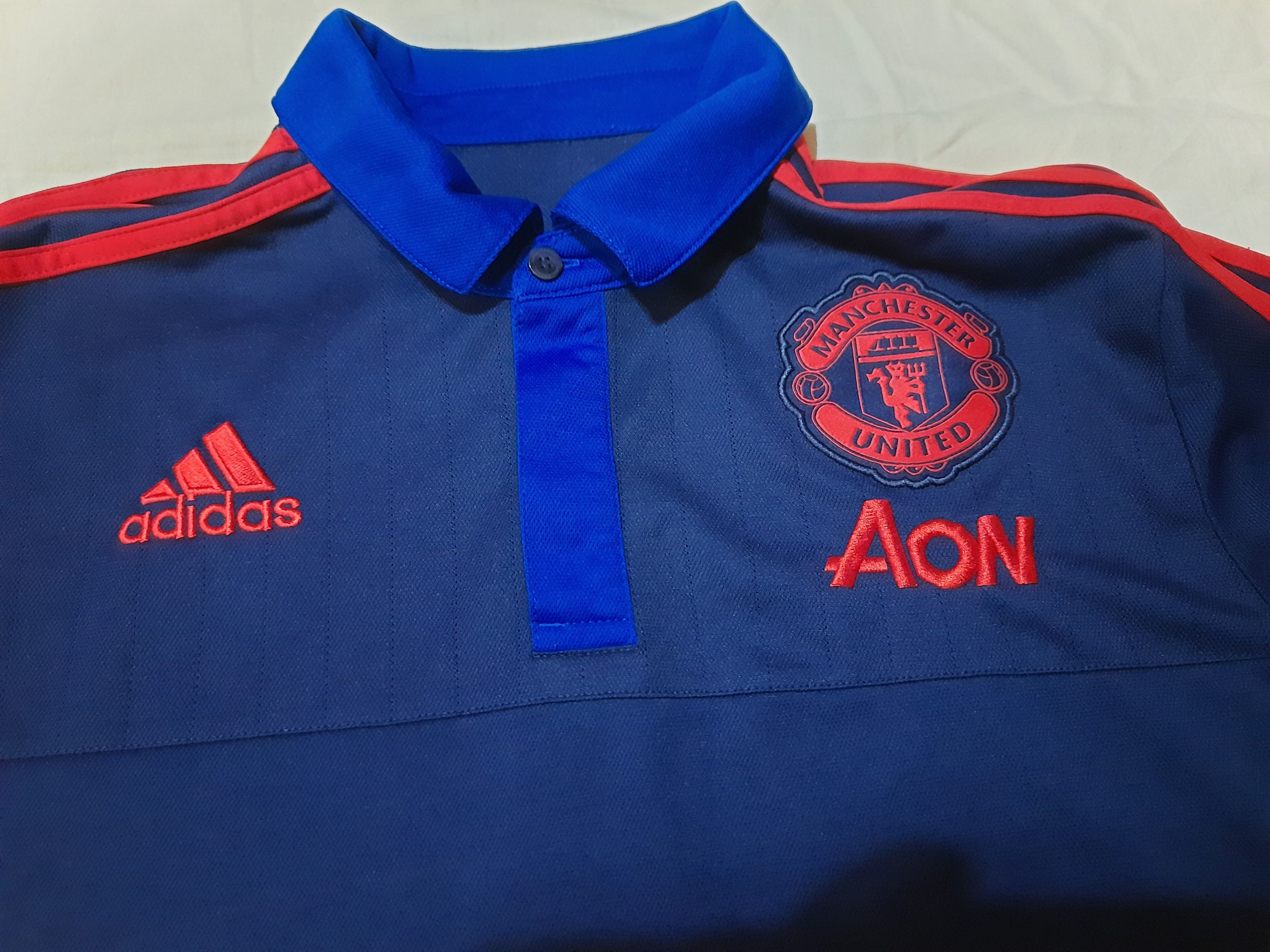 Other Manchester United Y2k Polo Soccer Football jersey Size US M / EU 48-50 / 2 - 2 Thumbnail