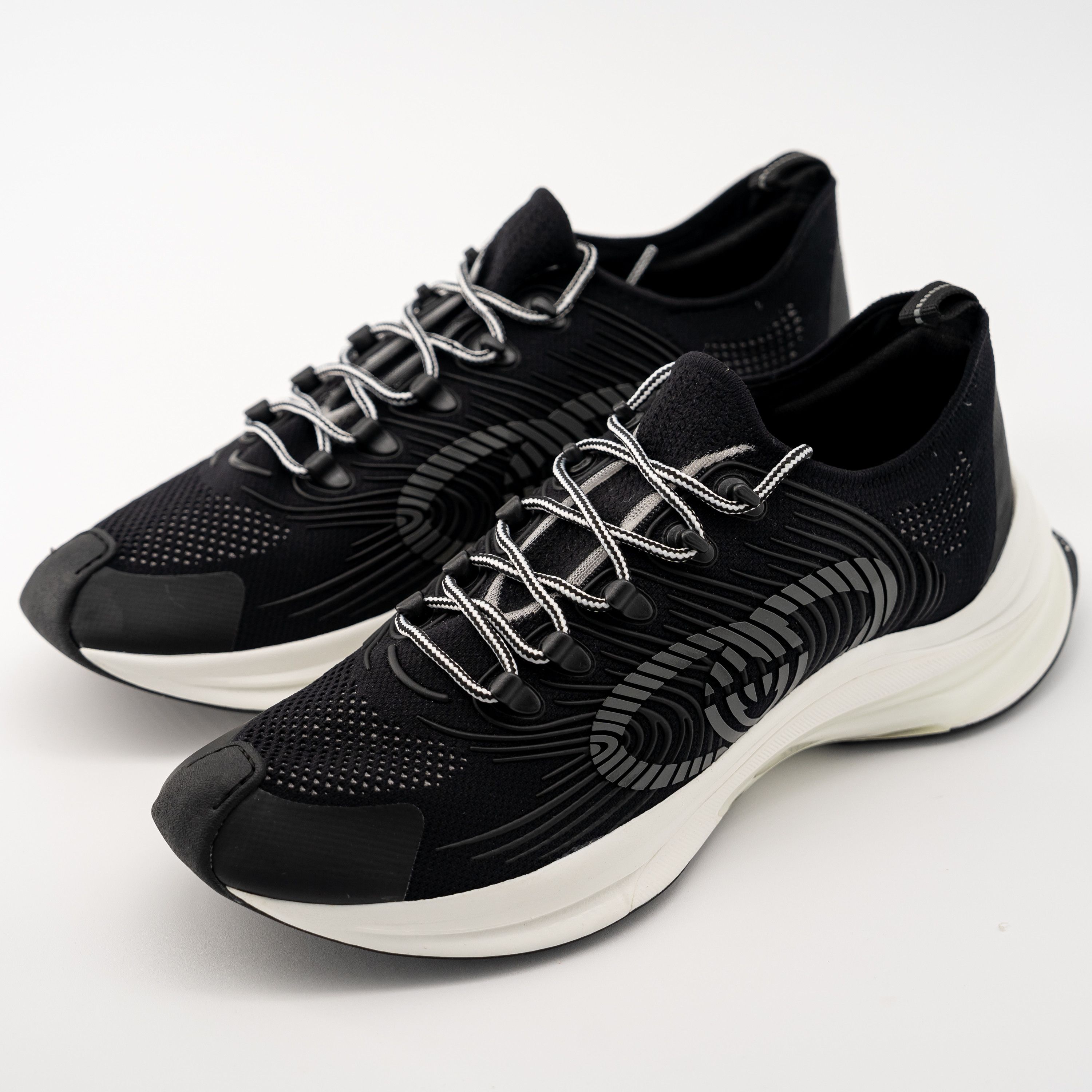 Gucci G 12.5 US 13 Gucci Run Sneaker Black White Knit GG Size US 13 / EU 46 - 1 Thumbnail