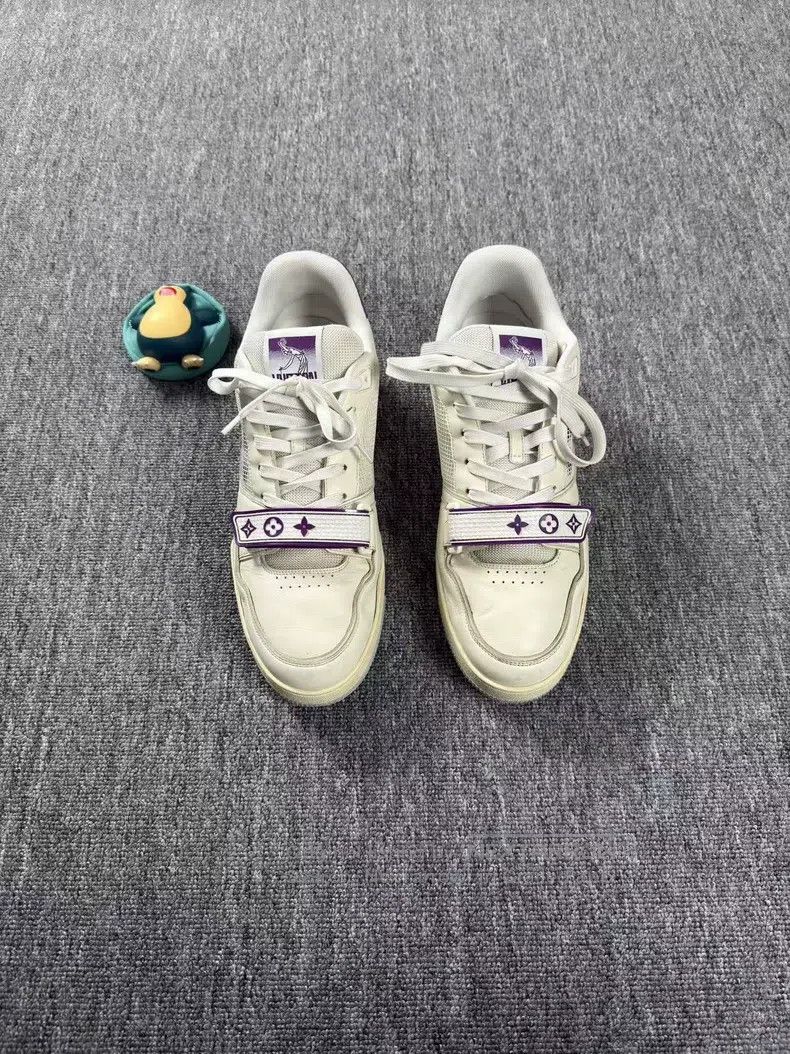 Louis Vuitton Louis Vuitton Trainer White and Purple Velcro shoes Size US 10 / EU 43 - 2 Thumbnail