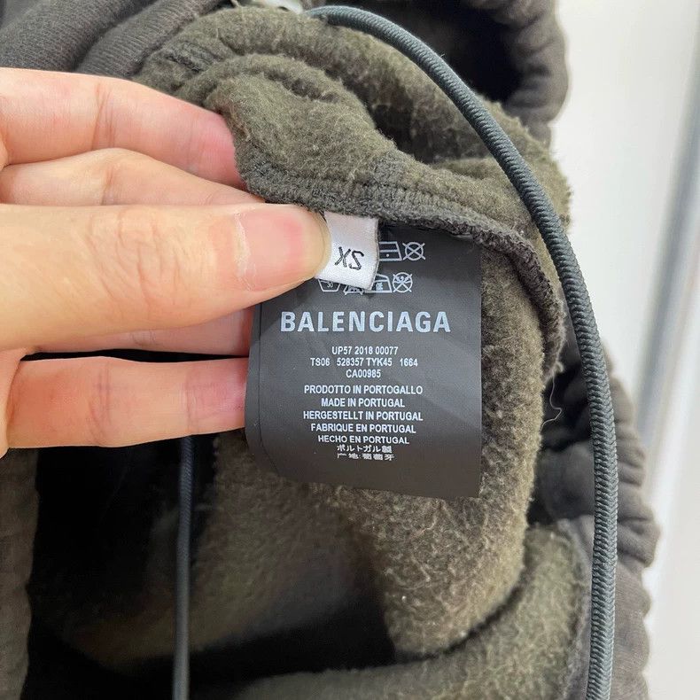 Balenciaga Balenciaga Round Neck Sweater with Embroidered Logo on the Size US XS / EU 42 / 0 - 6 Thumbnail