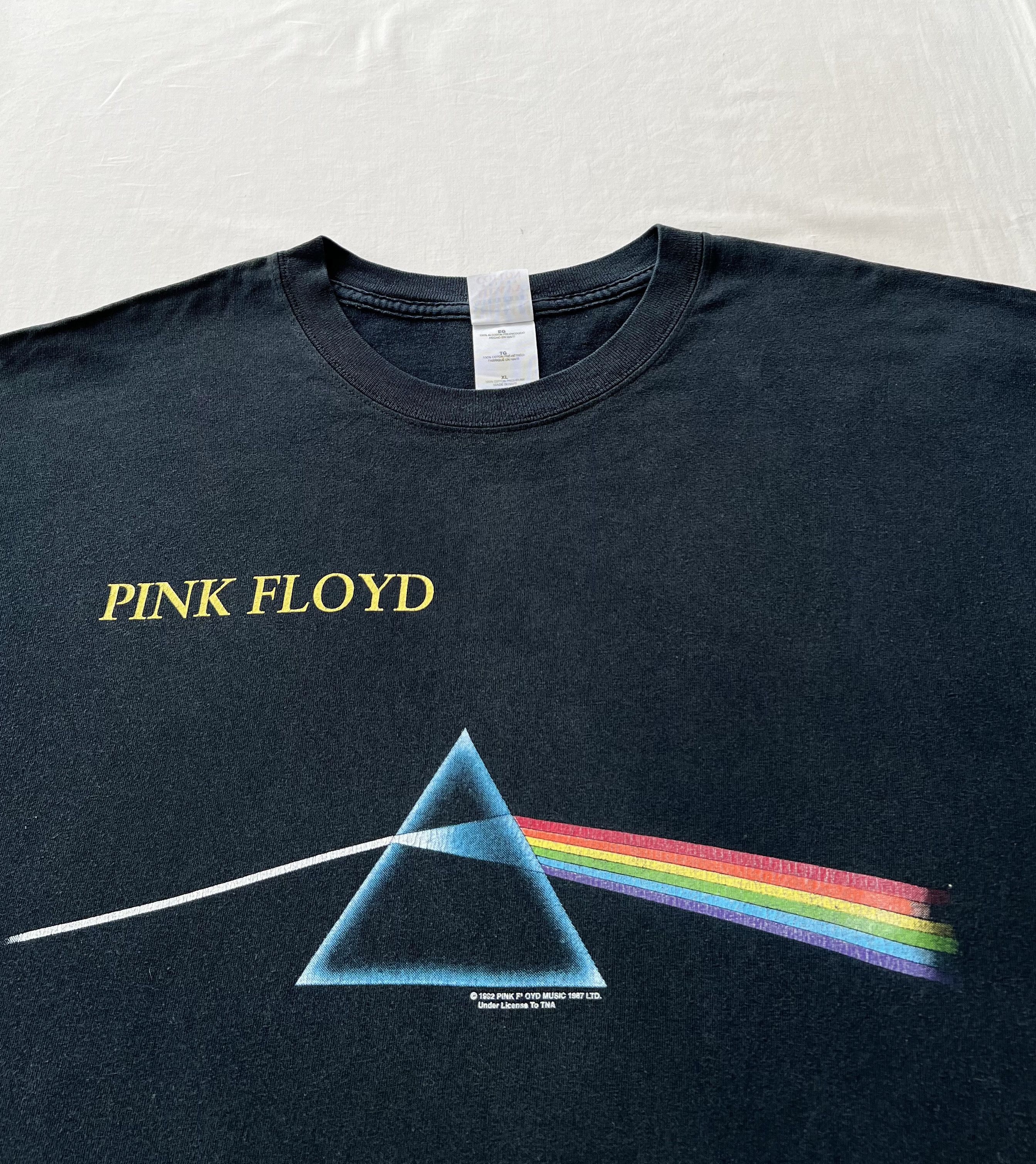 Band Tees Vintage 2000s Pink Floyd The Dark Side of the Moon Reprint Size US XL / EU 56 / 4 - 4 Thumbnail