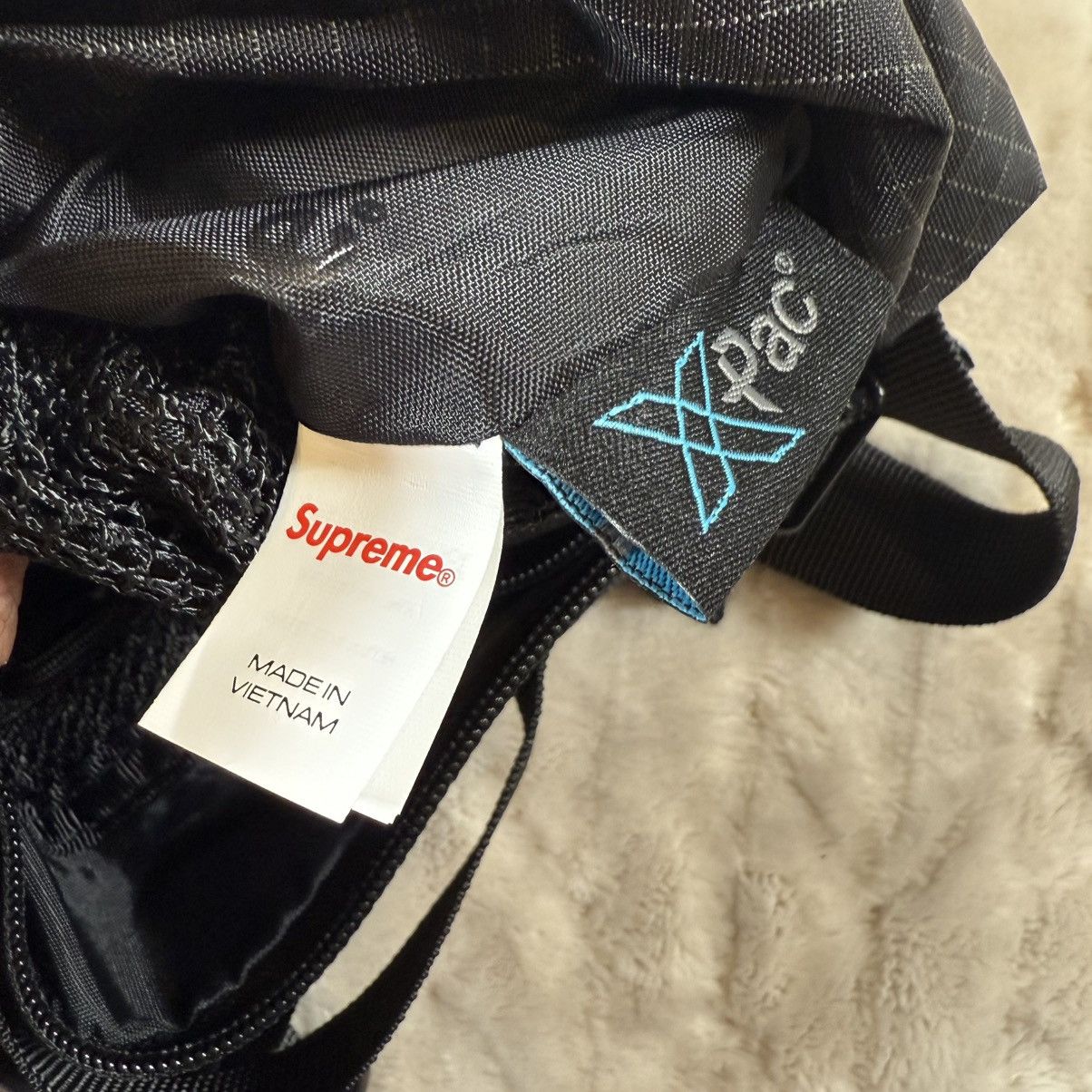 Supreme Supreme Logo Shoulder Bag Black (FW23) US 4L Water Resistant Size ONE SIZE - 3 Thumbnail