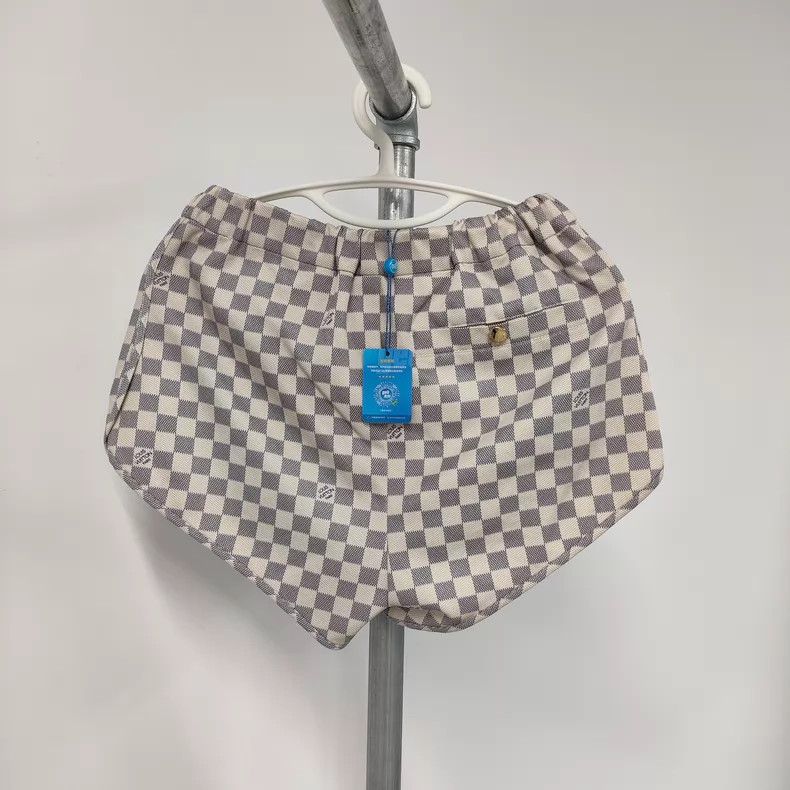 Louis Vuitton Louis Vuitton White checkerboard slim shorts Size US 34 / EU 50 - 2 Thumbnail