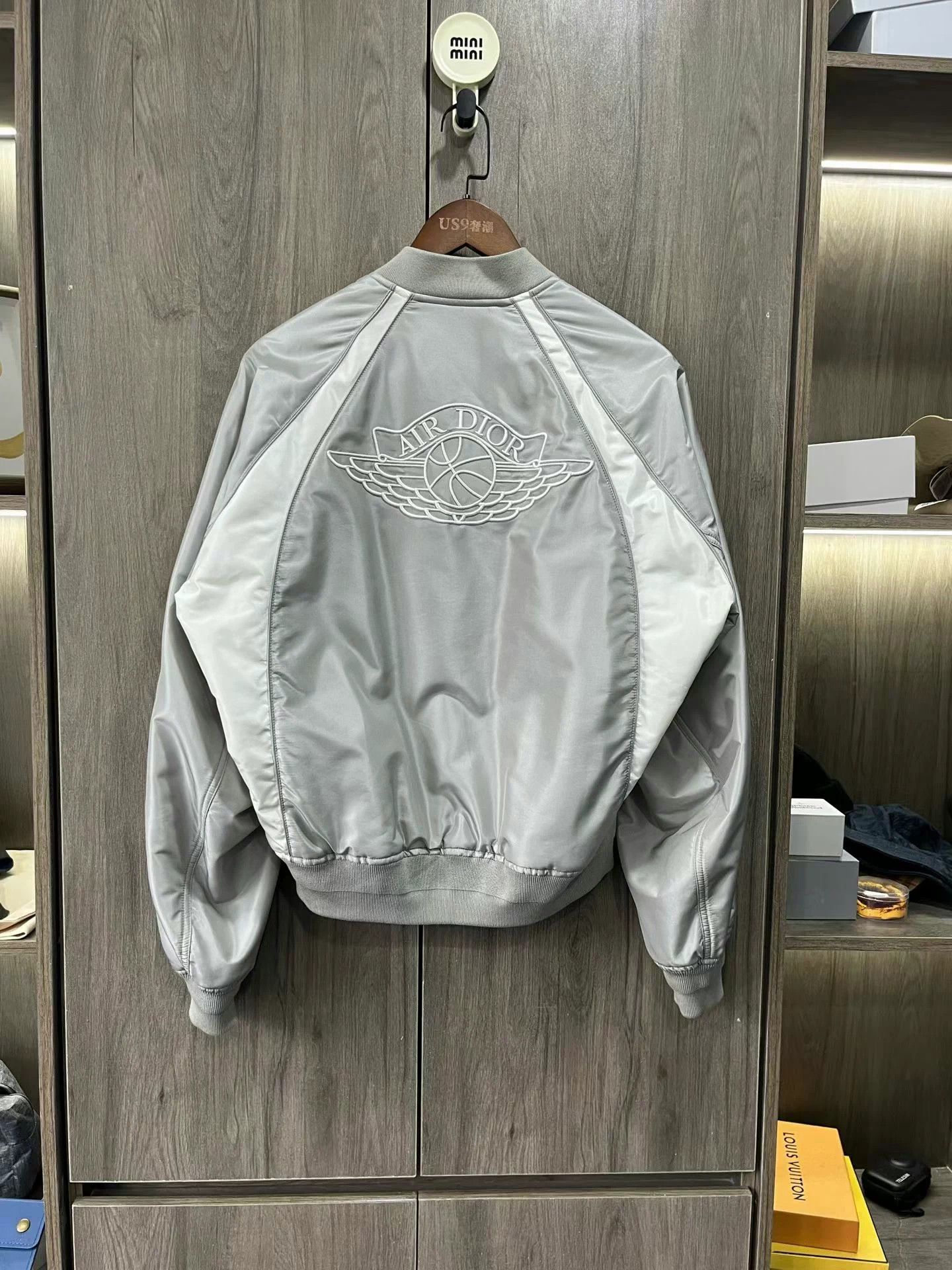 Dior Dior x Air Jordan 1 Capsule Collection print lining Size US S / EU 44-46 / 1 - 2 Thumbnail