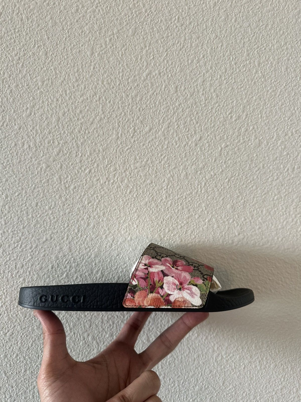 Gucci Gucci Wmns GG Supreme slide “Blooms” Size US 5 / IT 35 - 6 Thumbnail
