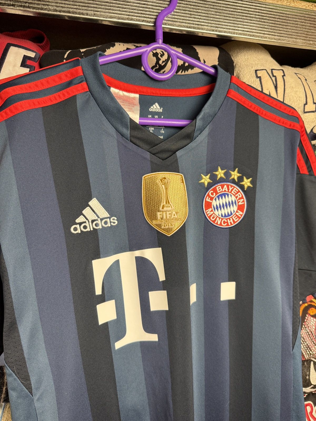 Adidas F.C Bayern Adidas FIFA 2013-2014 soccer jersey t shirt Size US M / EU 48-50 / 2 - 3 Thumbnail