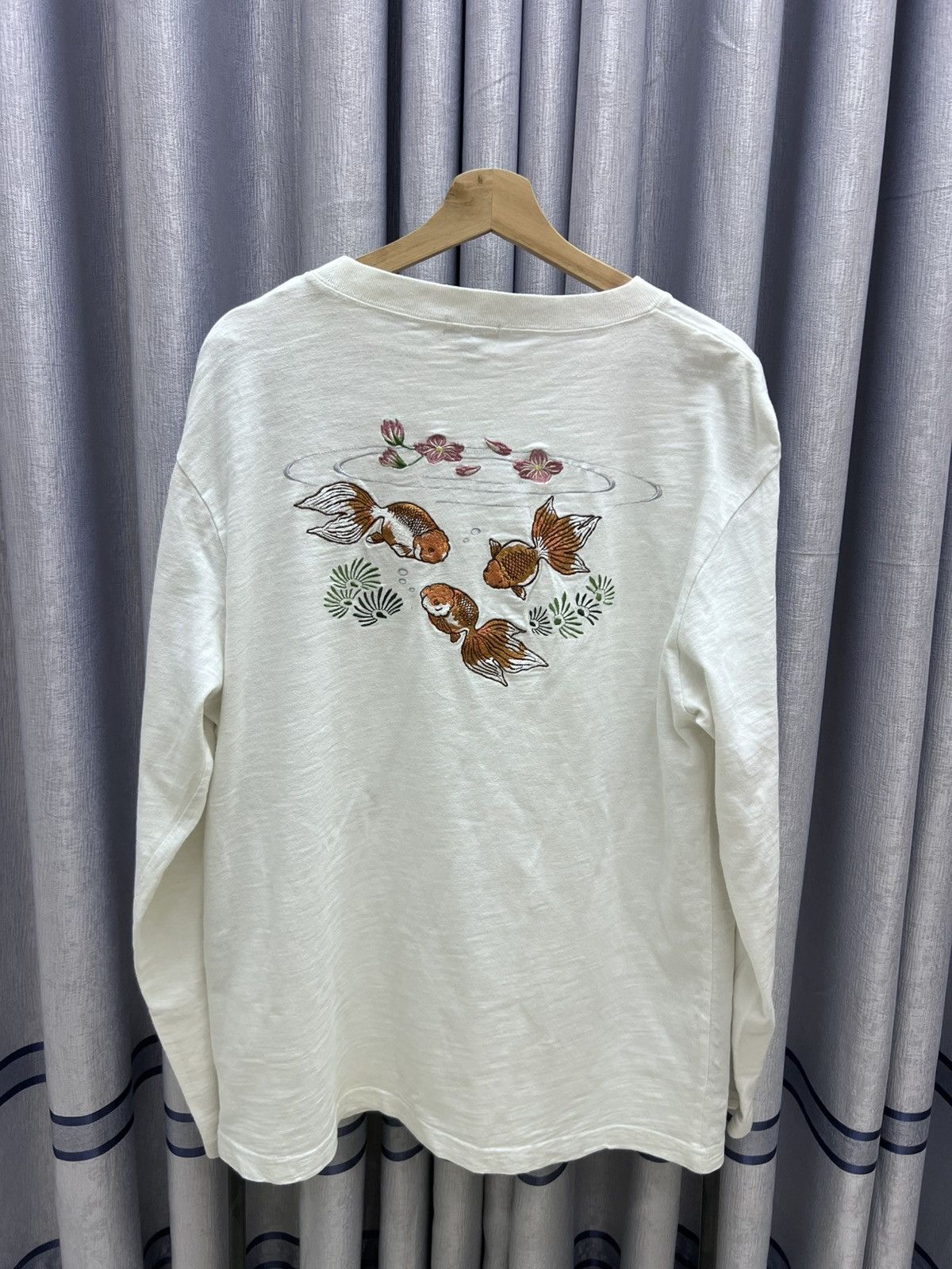 Japanese Brand Japanese Sukajan Sakura Gold fish Embroided Long Sleeve Tee Size US XL / EU 56 / 4 - 4 Thumbnail