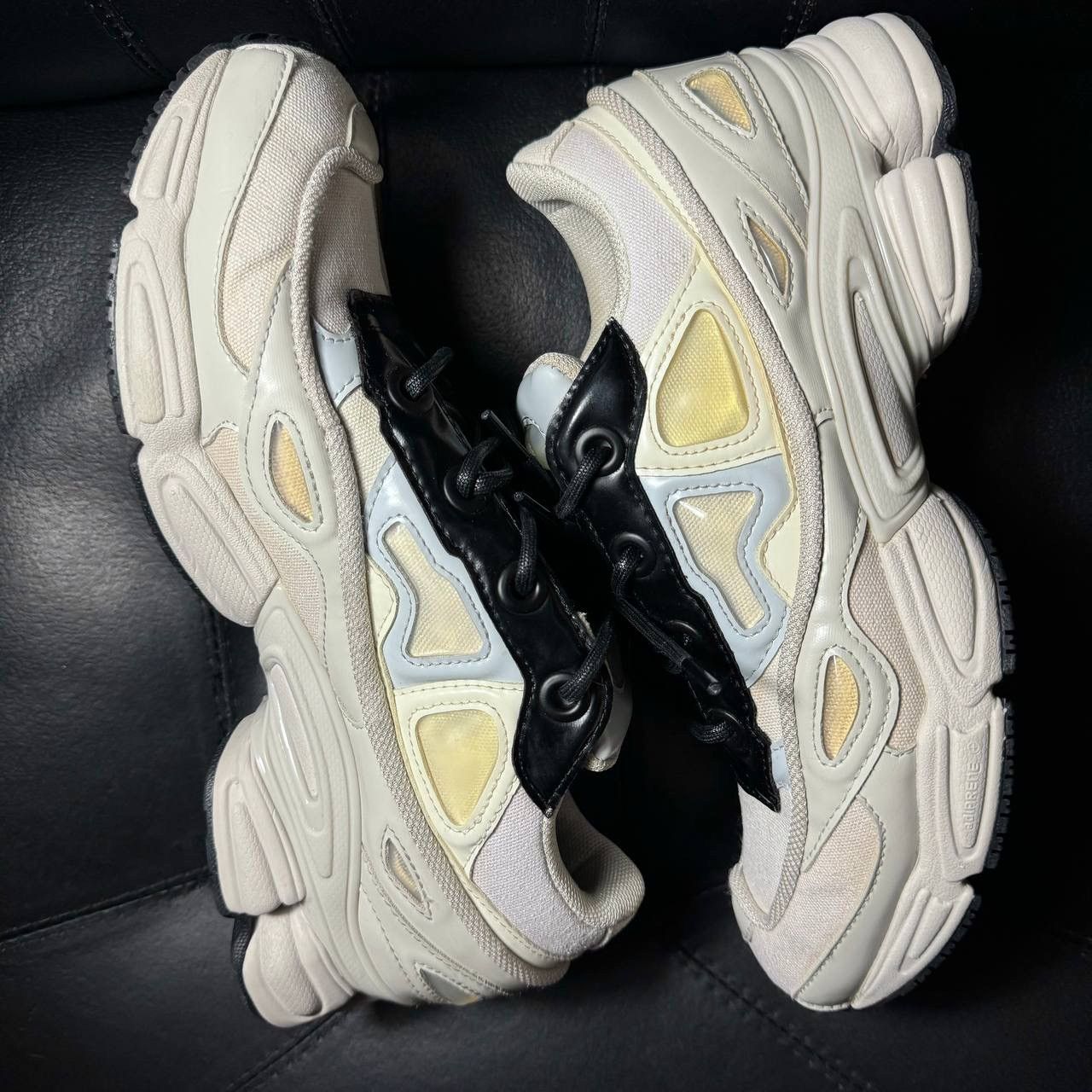 Adidas × Raf Simons Adidas Raf Simons ozweego Ozweego Cream Size US 9.5 / EU 42-43 - 5 Thumbnail