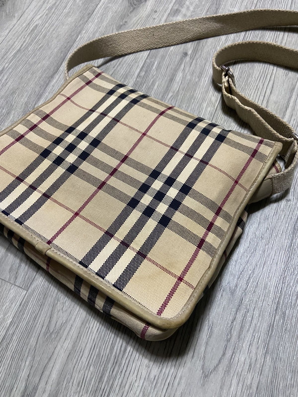 Burberry Vintage Burberry London Nova Check Crossbody Bag Size ONE SIZE - 4 Thumbnail