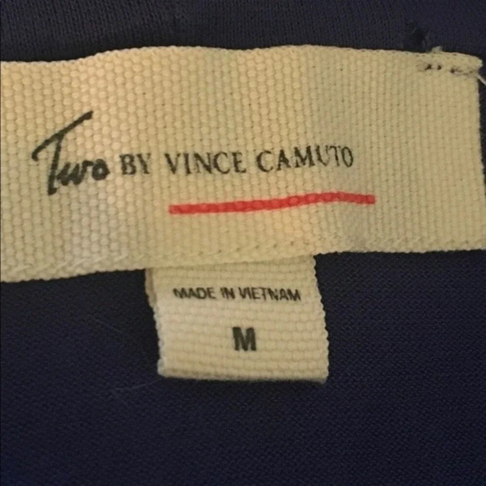 Vince Camuto Turo by Vince Camuto royal blue top, size Medium Size M / US 6-8 / IT 42-44 - 4 Thumbnail