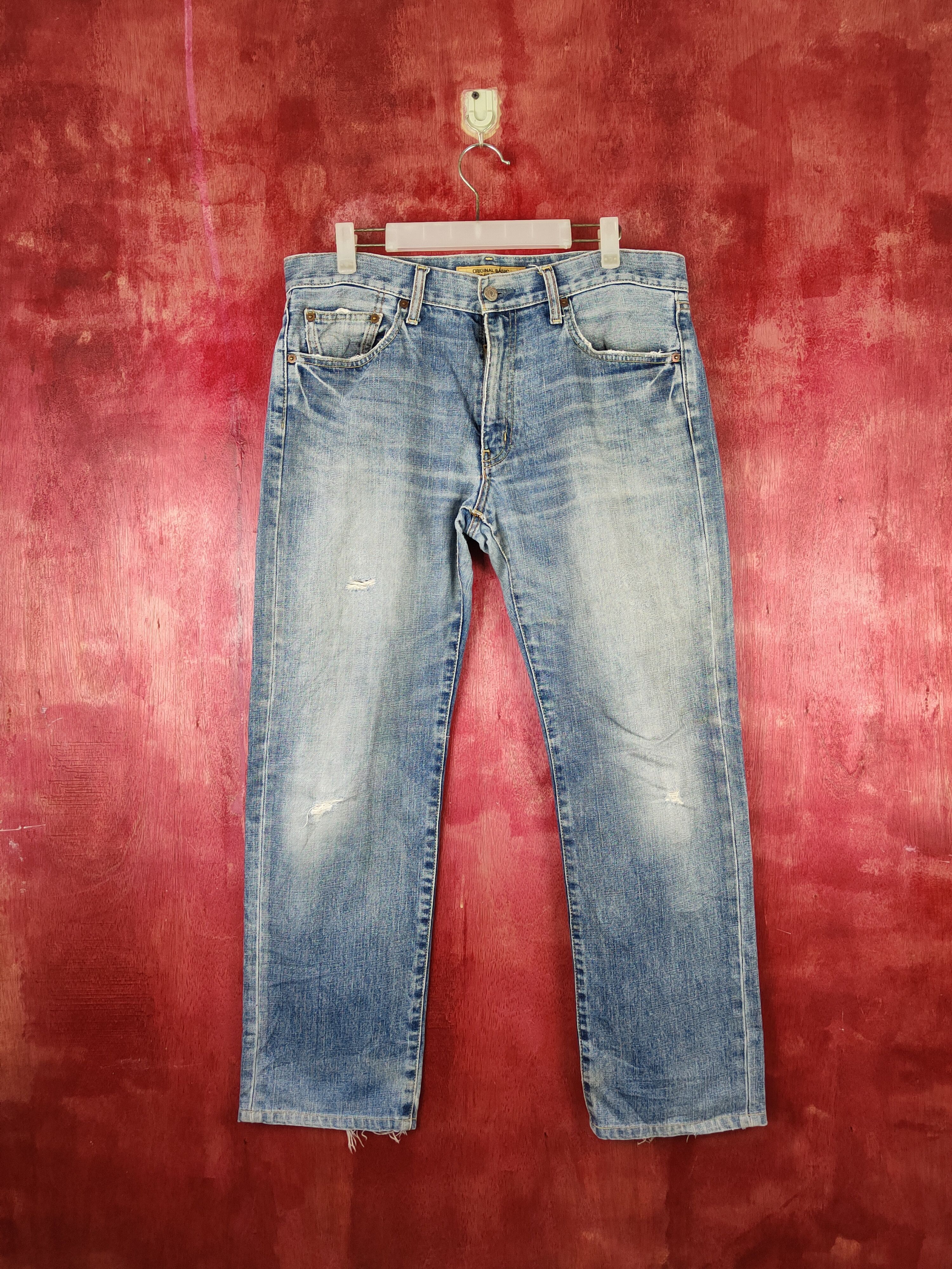 Japanese Brand Uniqlo Blue Faded Distressed Ripped Jeans #S1675 Size US 34 / EU 50 - 1 Thumbnail