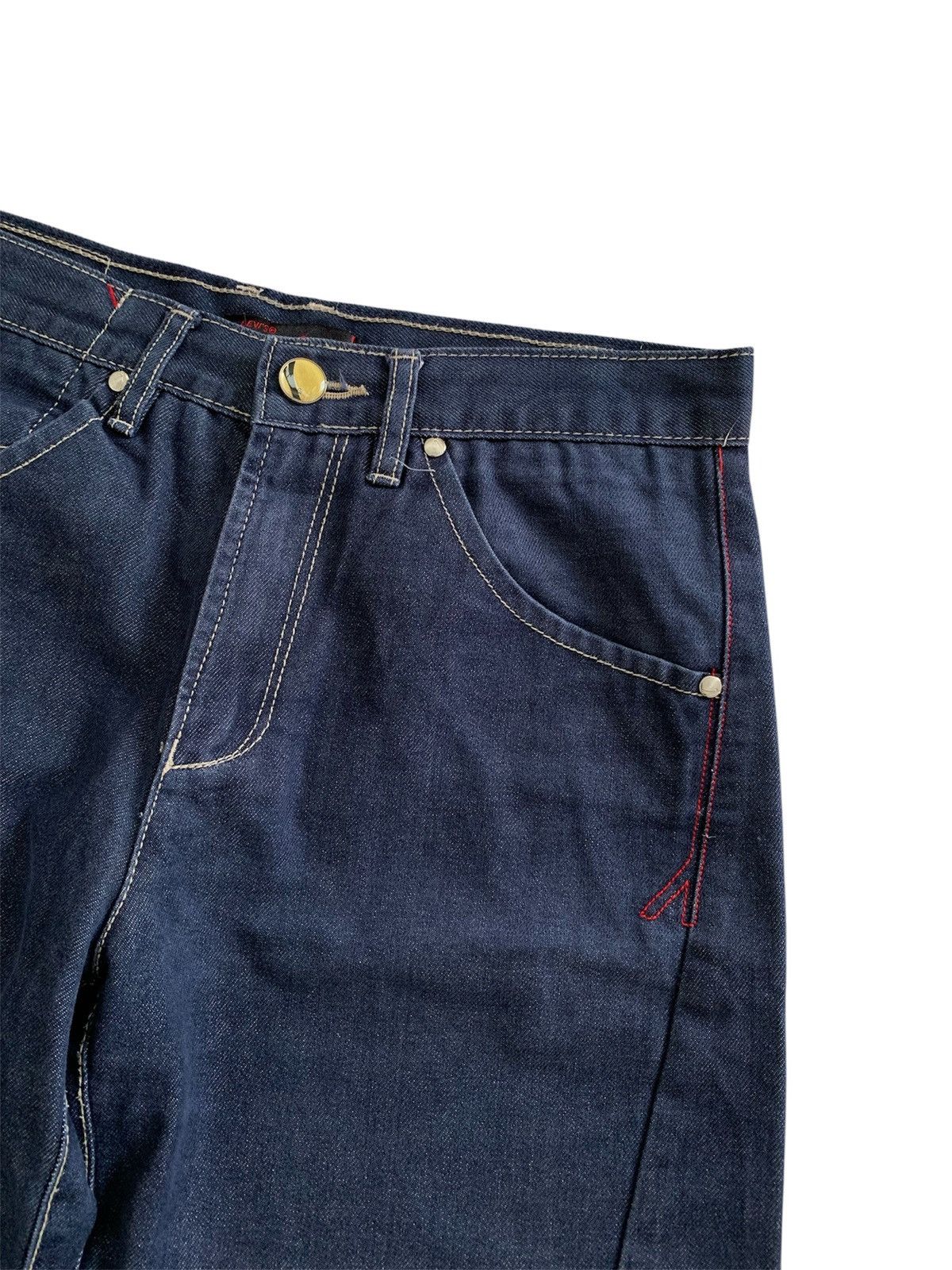 Levi's Vintage Clothing Vintage Levi’s Engineered Buckle Back Baggy Jeans Size US 30 / EU 46 - 6 Thumbnail